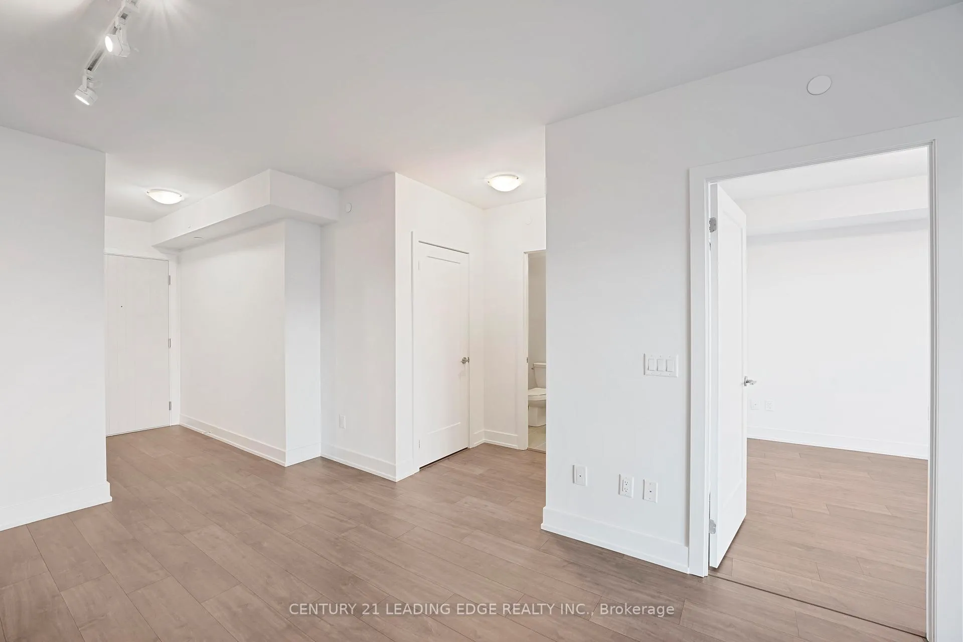 Photo 7 of Unit 2112, 2550 Simcoe Street N, Oshawa, Windfields — HOMEH