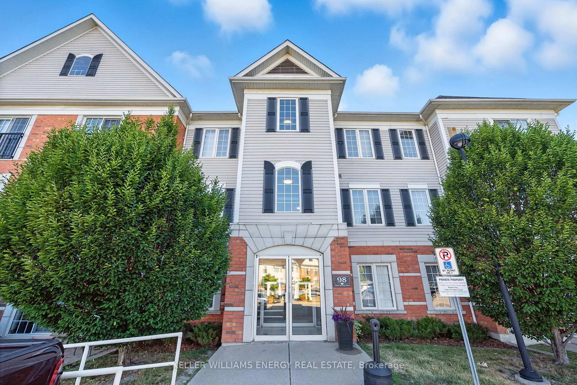 Photo 1 of Unit 110, 98 Aspen Spring Drive, Clarington, Bowmanville — HOMEH