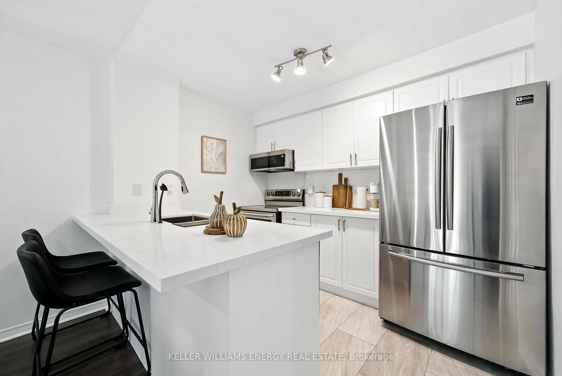 Photo 2 of Unit 110, 98 Aspen Spring Drive, Clarington, Bowmanville — HOMEH