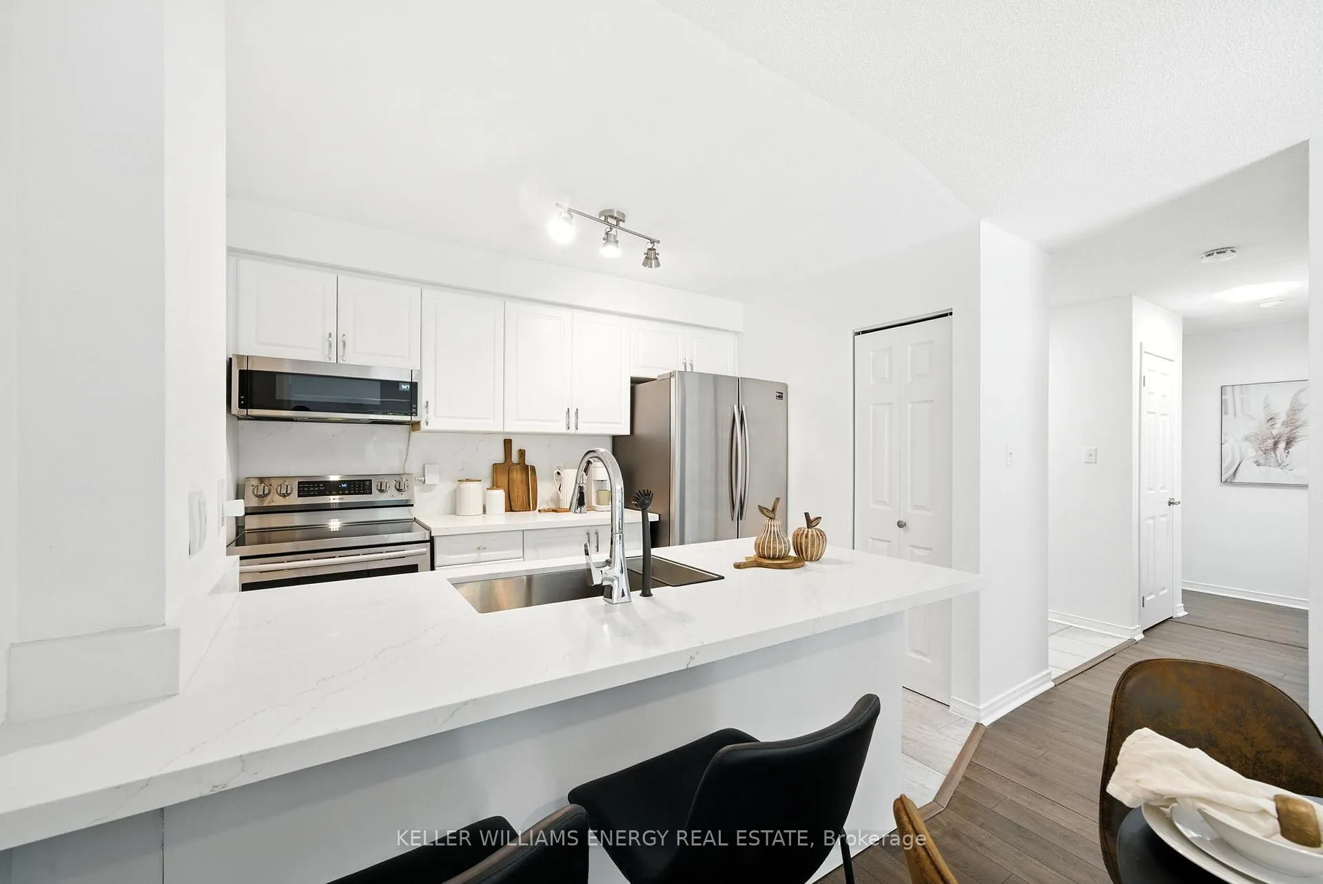 Photo 3 of Unit 110, 98 Aspen Spring Drive, Clarington, Bowmanville — HOMEH