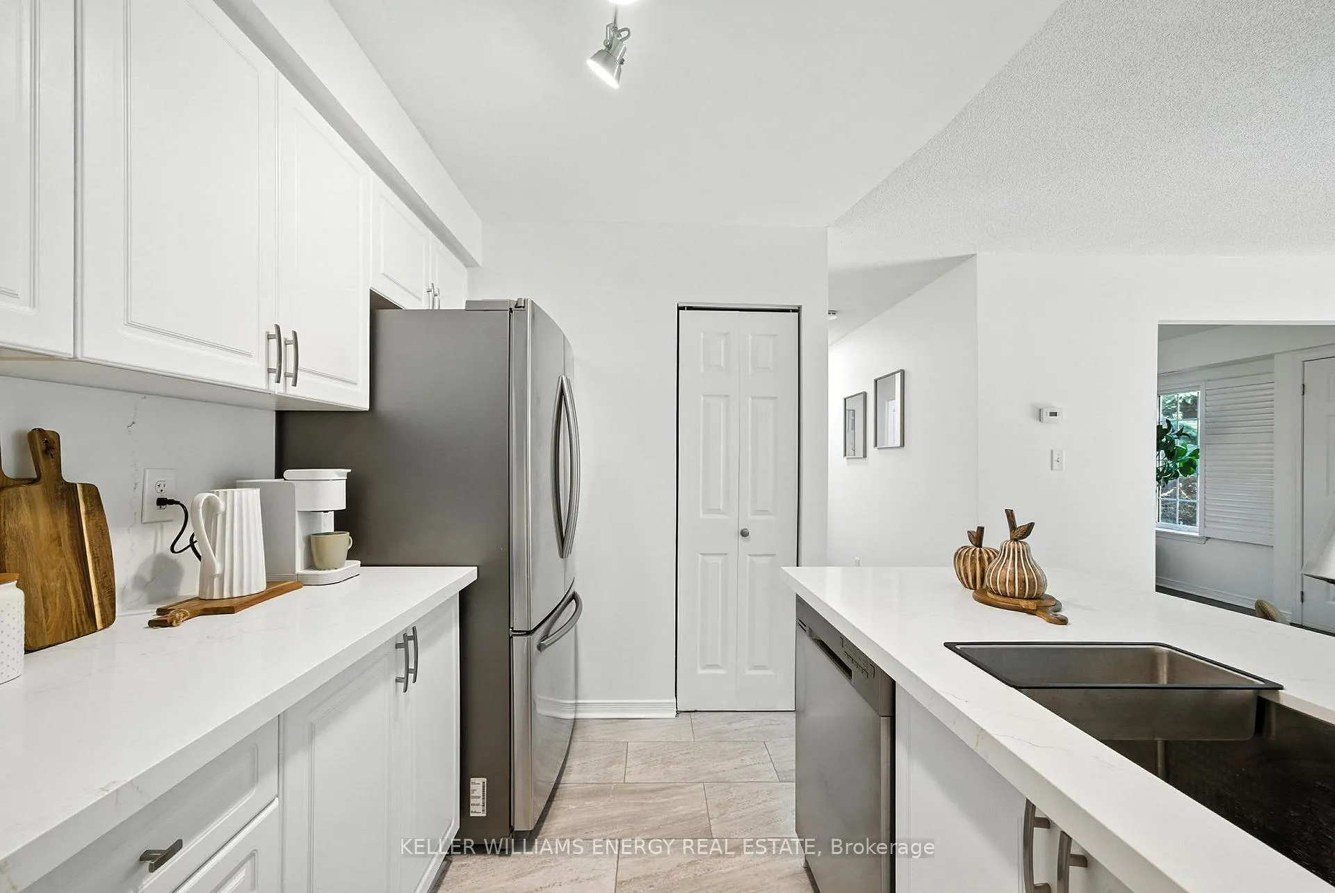 Photo 5 of Unit 110, 98 Aspen Spring Drive, Clarington, Bowmanville — HOMEH