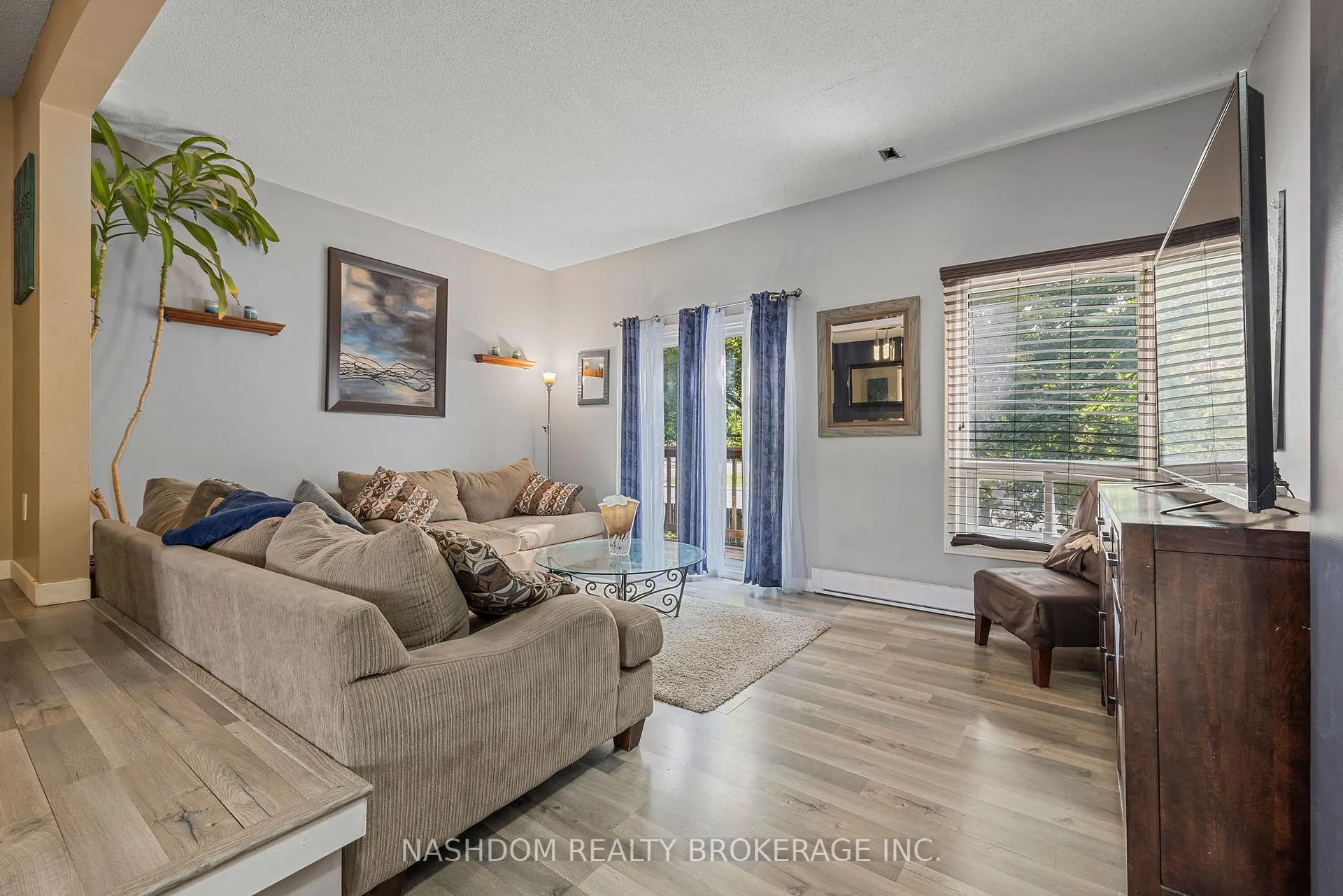 Photo 3 of Unit 17, 6 Loconder Drive, Hamilton, Randall — HOMEH