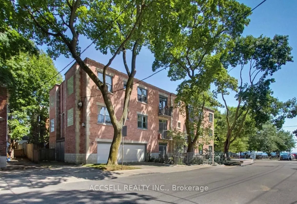 Photo 4 of Unit 302, 15 Glen Manor Drive, Toronto, The Beaches — HOMEH
