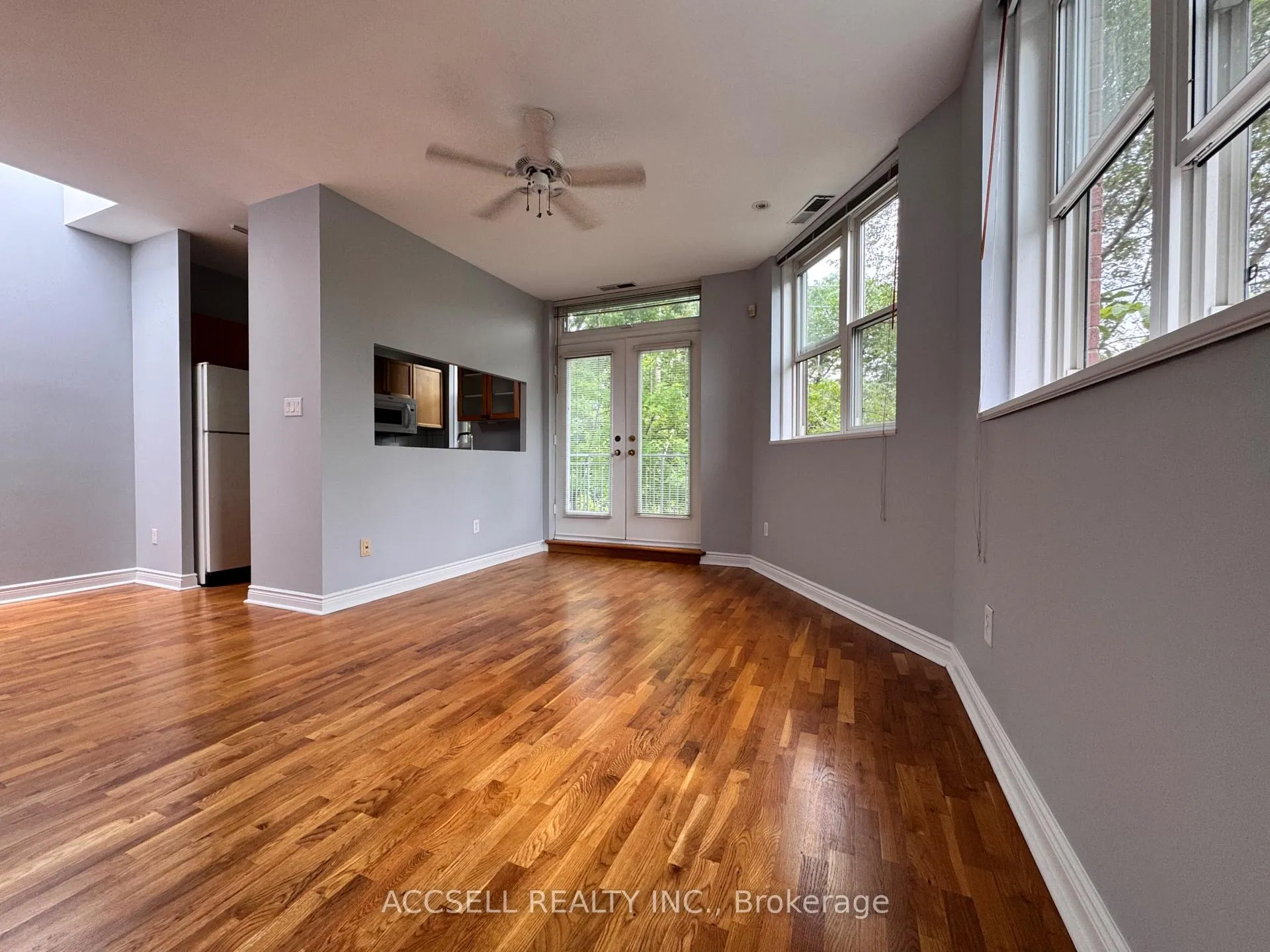Photo 7 of Unit 302, 15 Glen Manor Drive, Toronto, The Beaches — HOMEH
