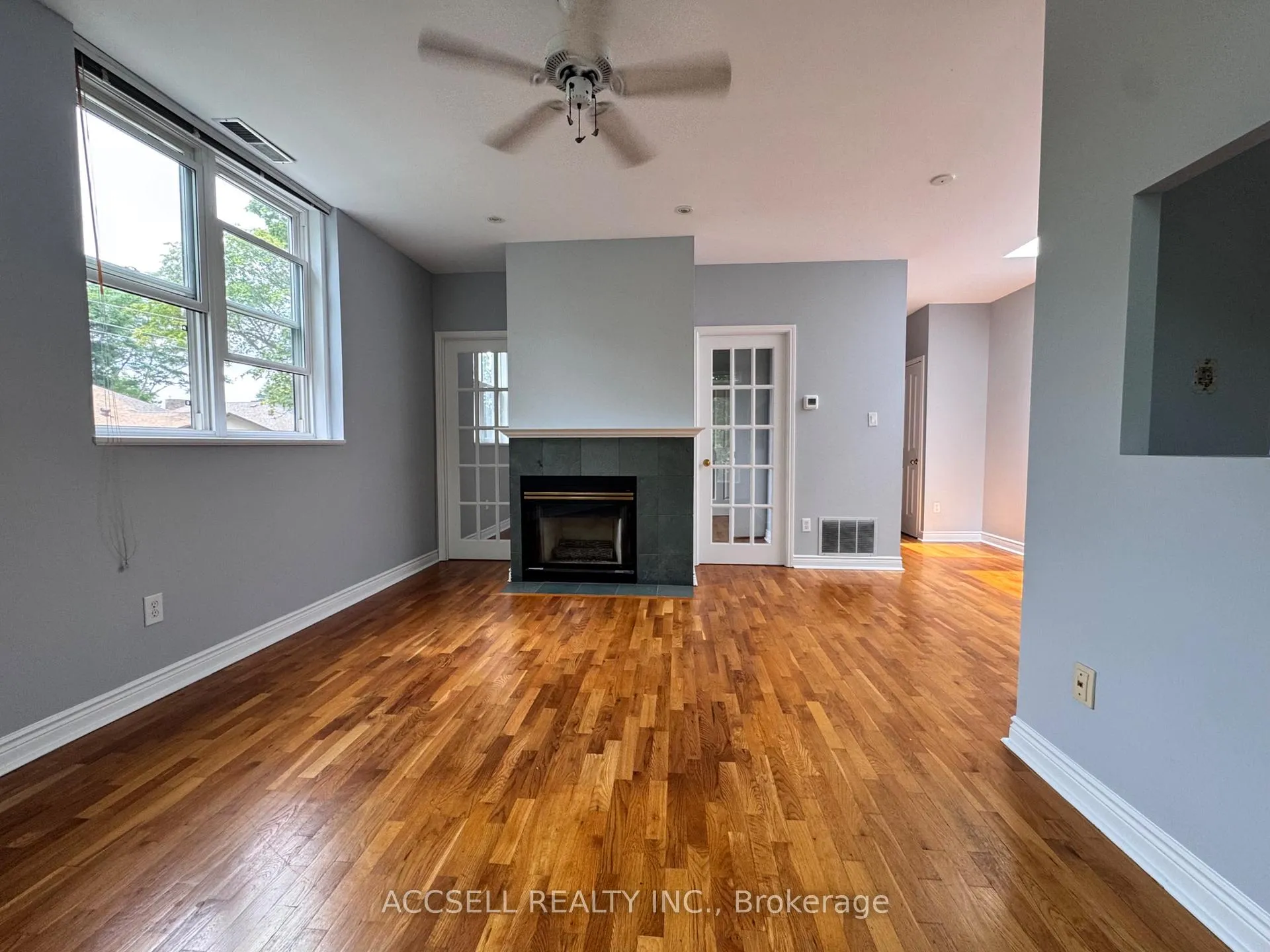 Photo 8 of Unit 302, 15 Glen Manor Drive, Toronto, The Beaches — HOMEH