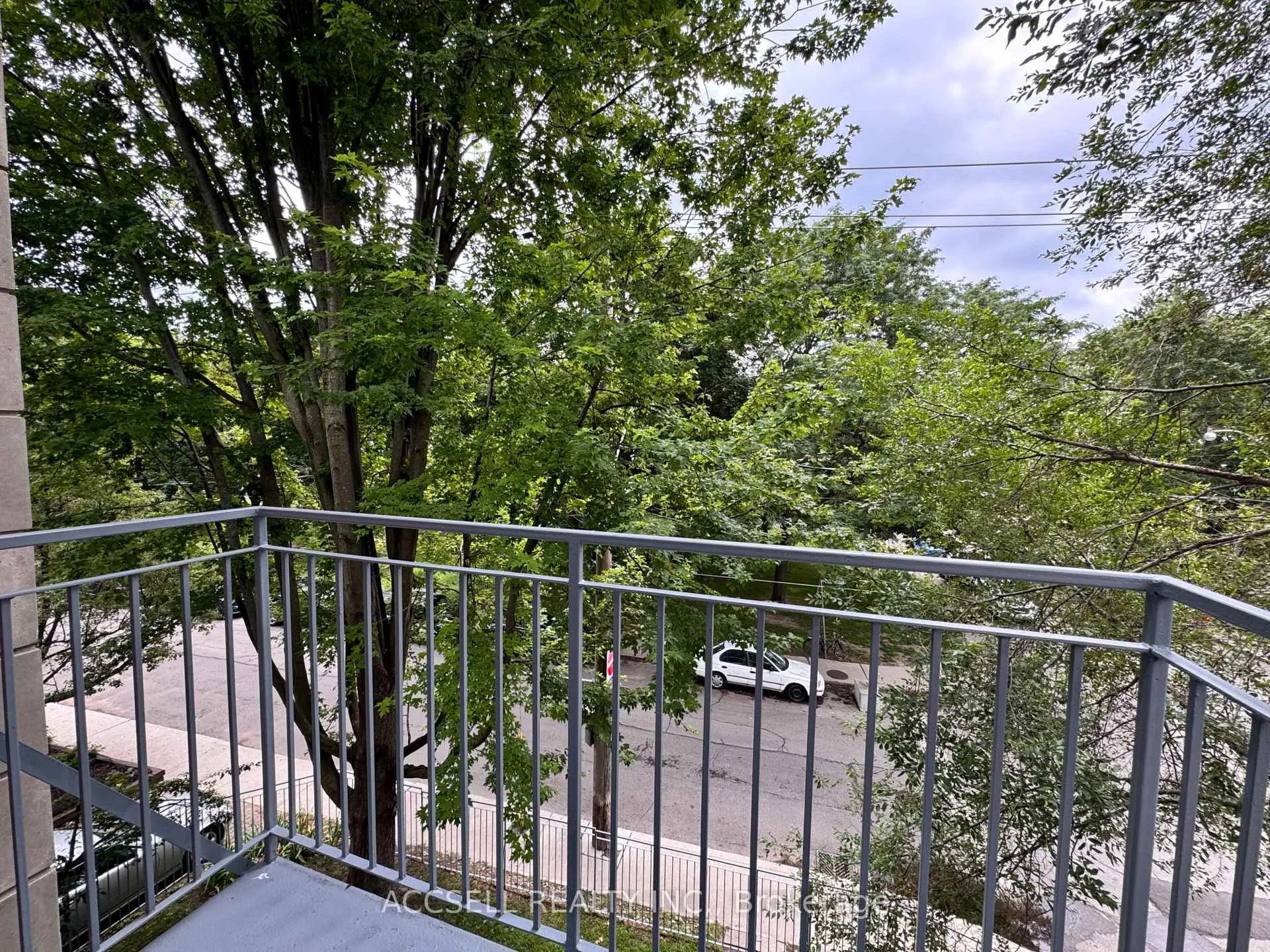 Photo 9 of Unit 302, 15 Glen Manor Drive, Toronto, The Beaches — HOMEH