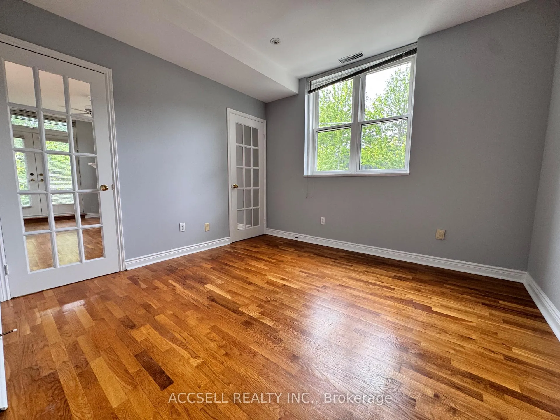 Photo 10 of Unit 302, 15 Glen Manor Drive, Toronto, The Beaches — HOMEH