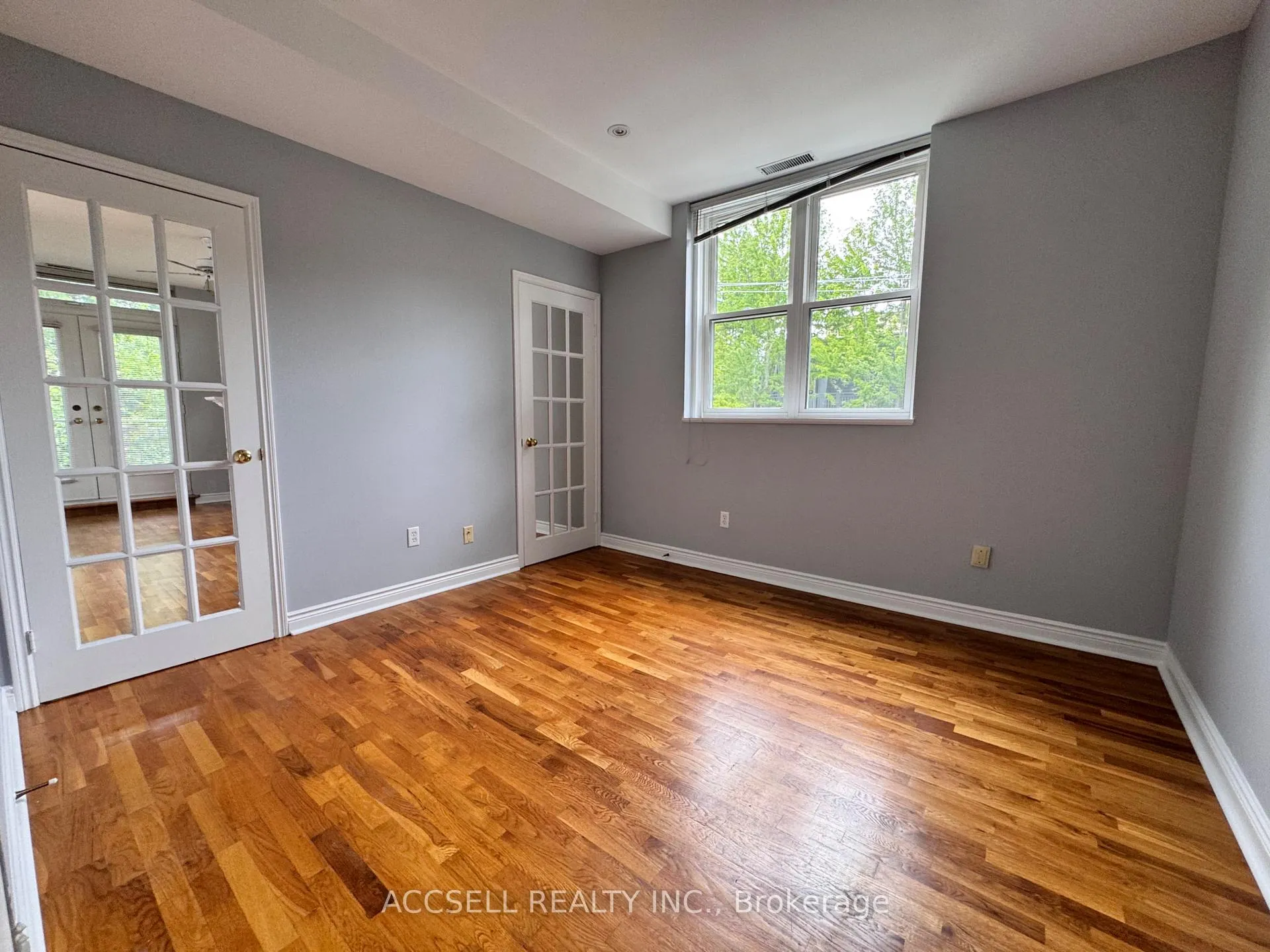 Photo 13 of Unit 302, 15 Glen Manor Drive, Toronto, The Beaches — HOMEH