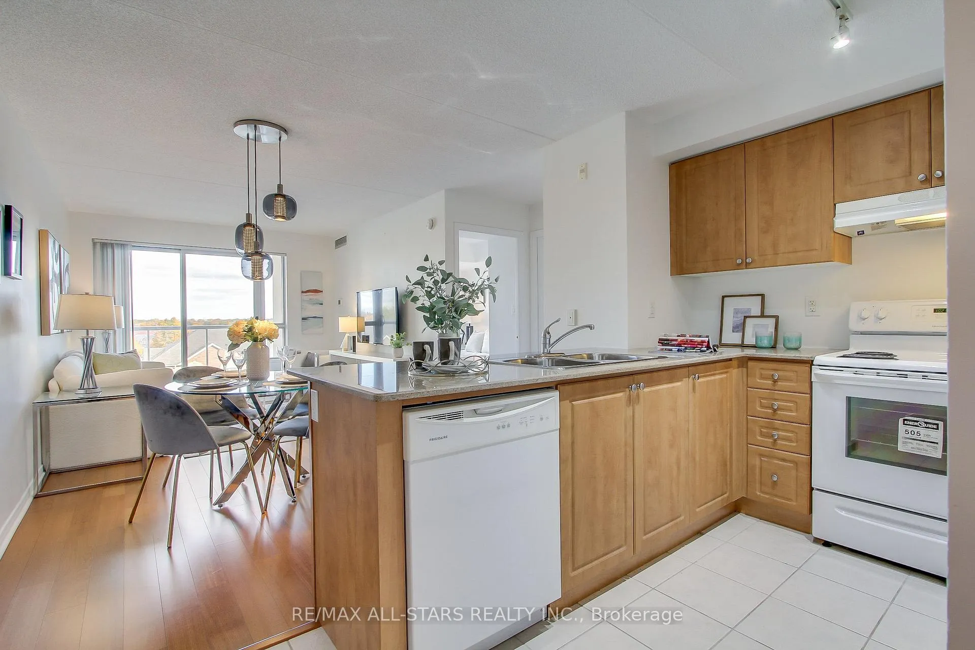 Photo 10 of Unit 610, 4600 Steeles Avenue E, Markham, Milliken Mills East — HOMEH