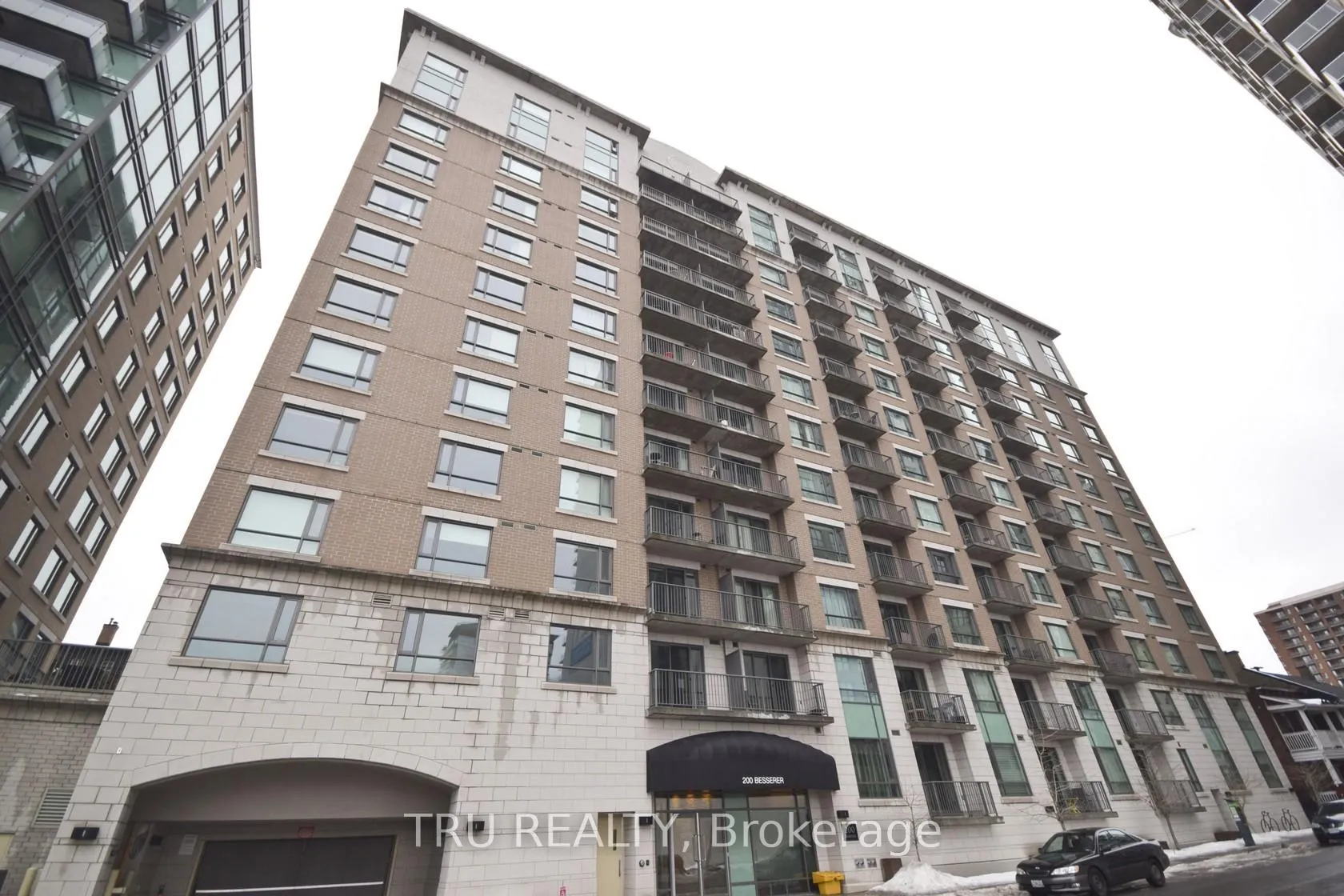 Front of Unit 910, 200 Besserer Street