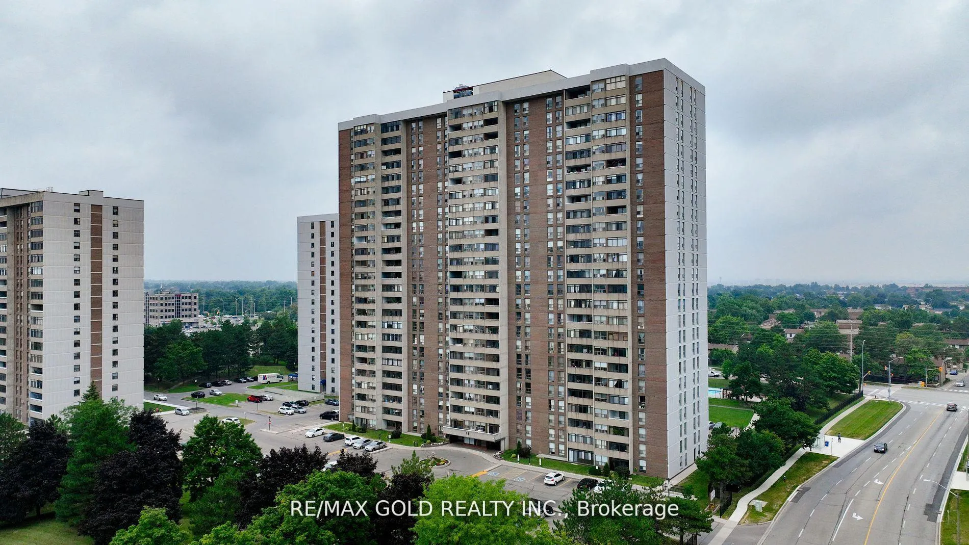 Front of Unit 1211, 18 Knightsbridge Road