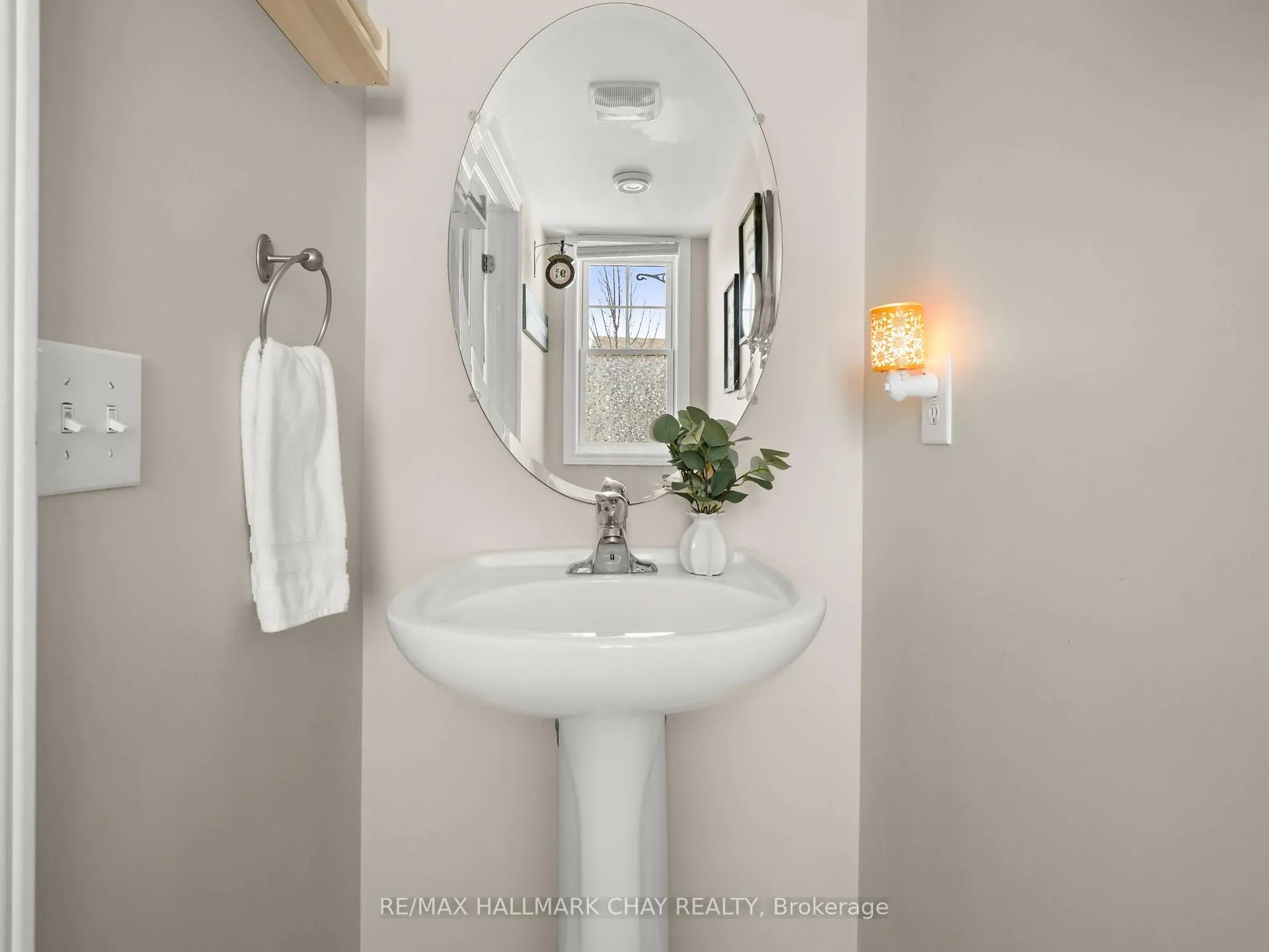 Photo 14 of 112 Pearl Drive, Orillia — HOMEH
