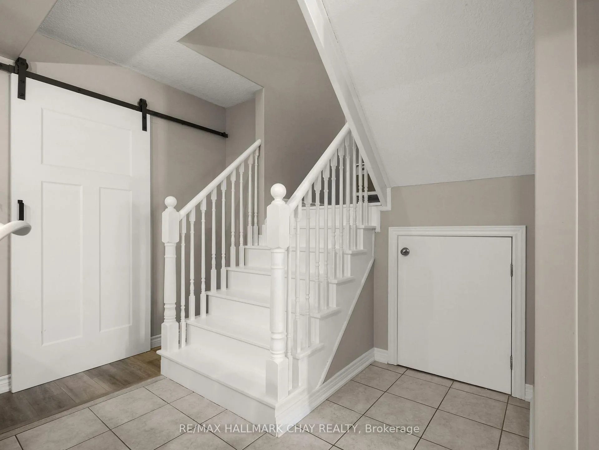 Photo 17 of 112 Pearl Drive, Orillia — HOMEH