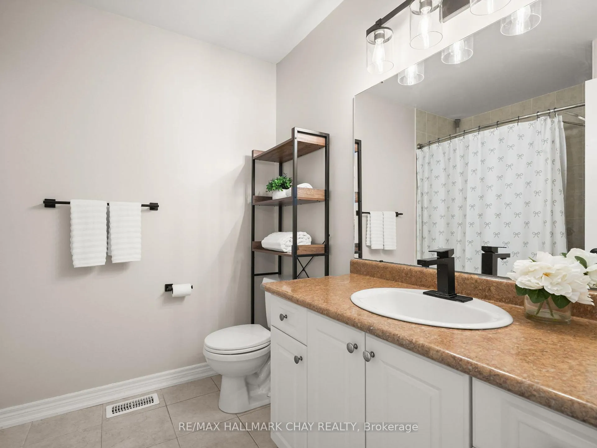 Photo 25 of 112 Pearl Drive, Orillia — HOMEH
