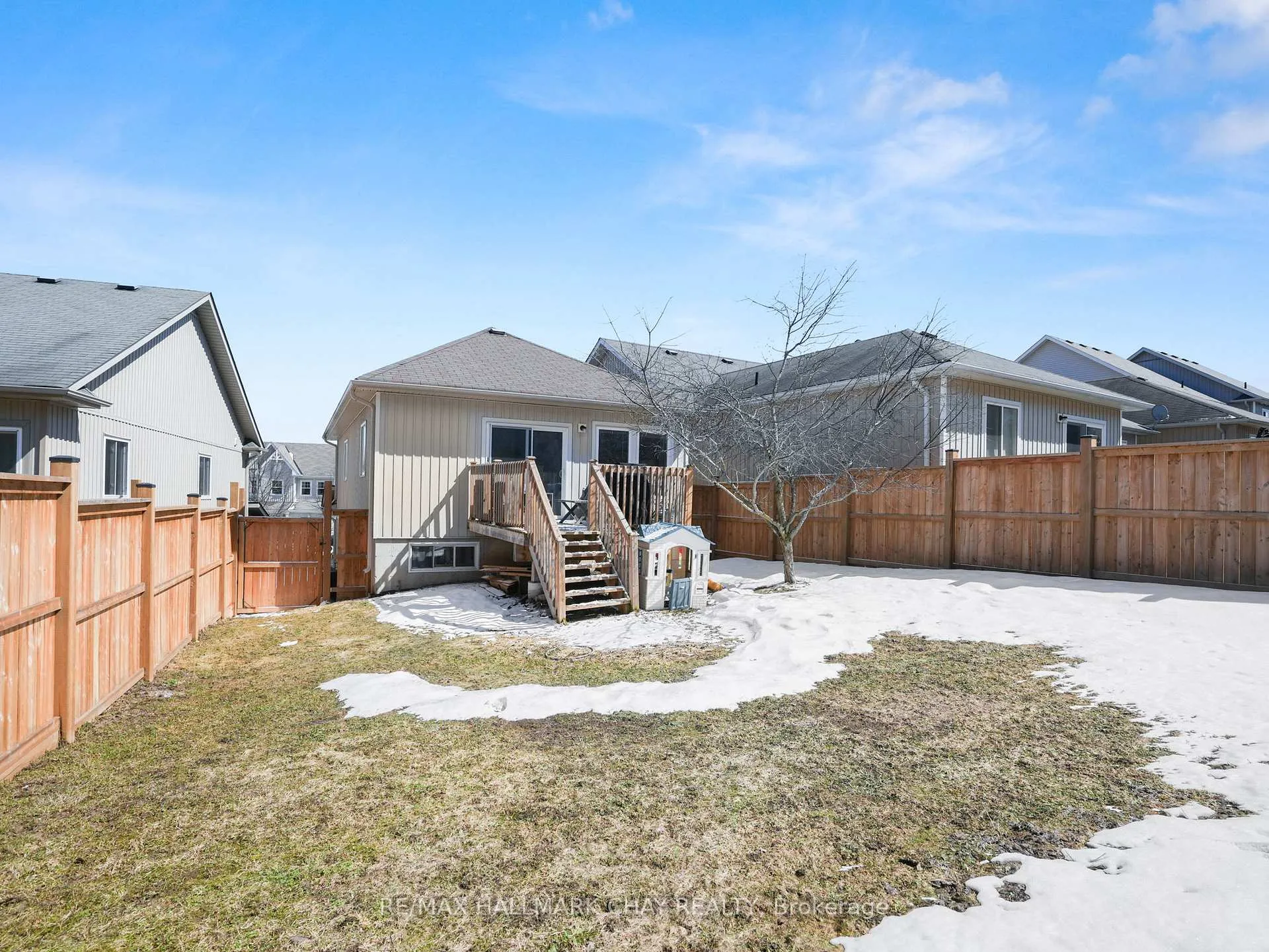 Photo 39 of 112 Pearl Drive, Orillia — HOMEH