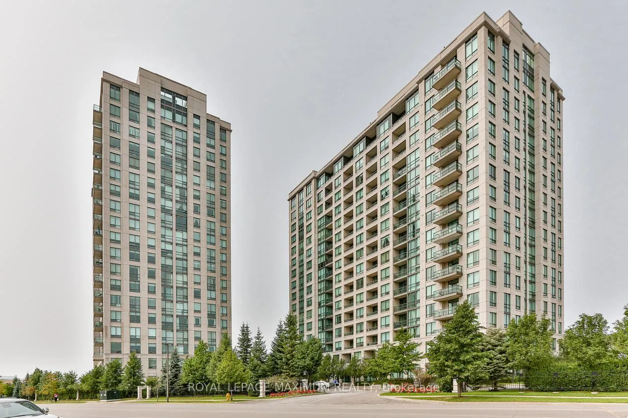 Front of Unit 302, 88 Promenade Circle
