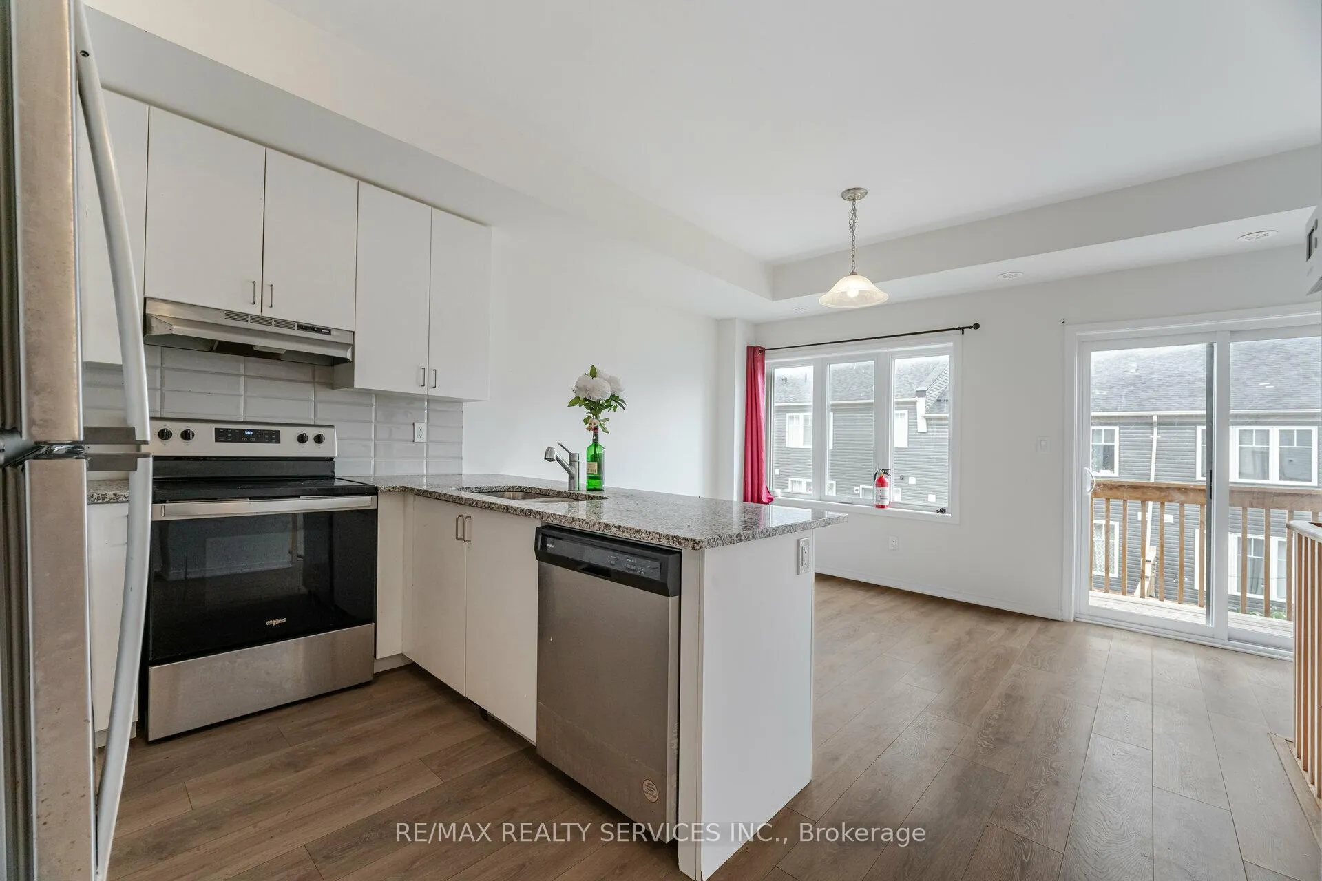 Photo 6 of Unit 98, 85 Danzatore Path, Oshawa, Windfields — HOMEH