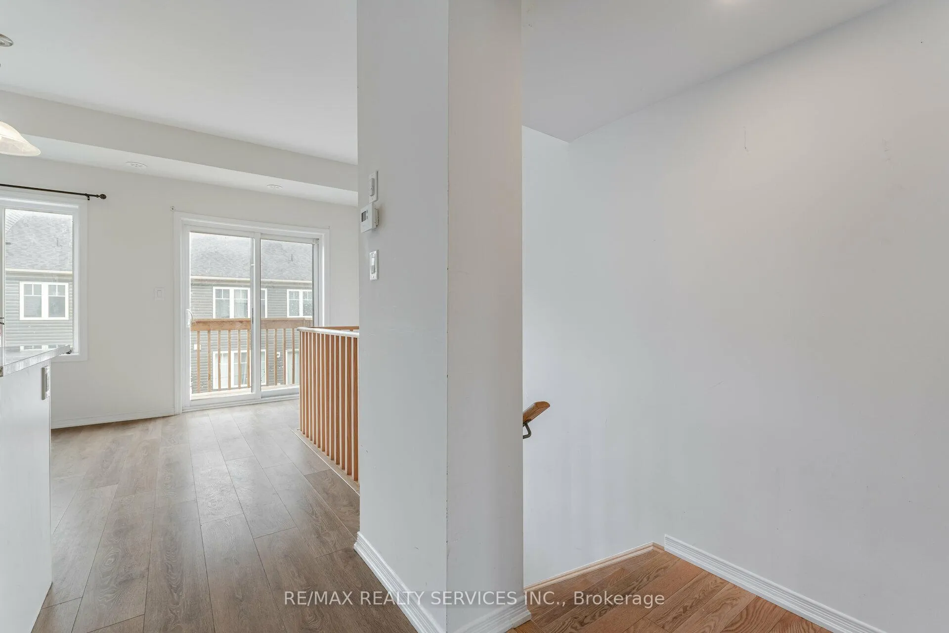 Photo 15 of Unit 98, 85 Danzatore Path, Oshawa, Windfields — HOMEH