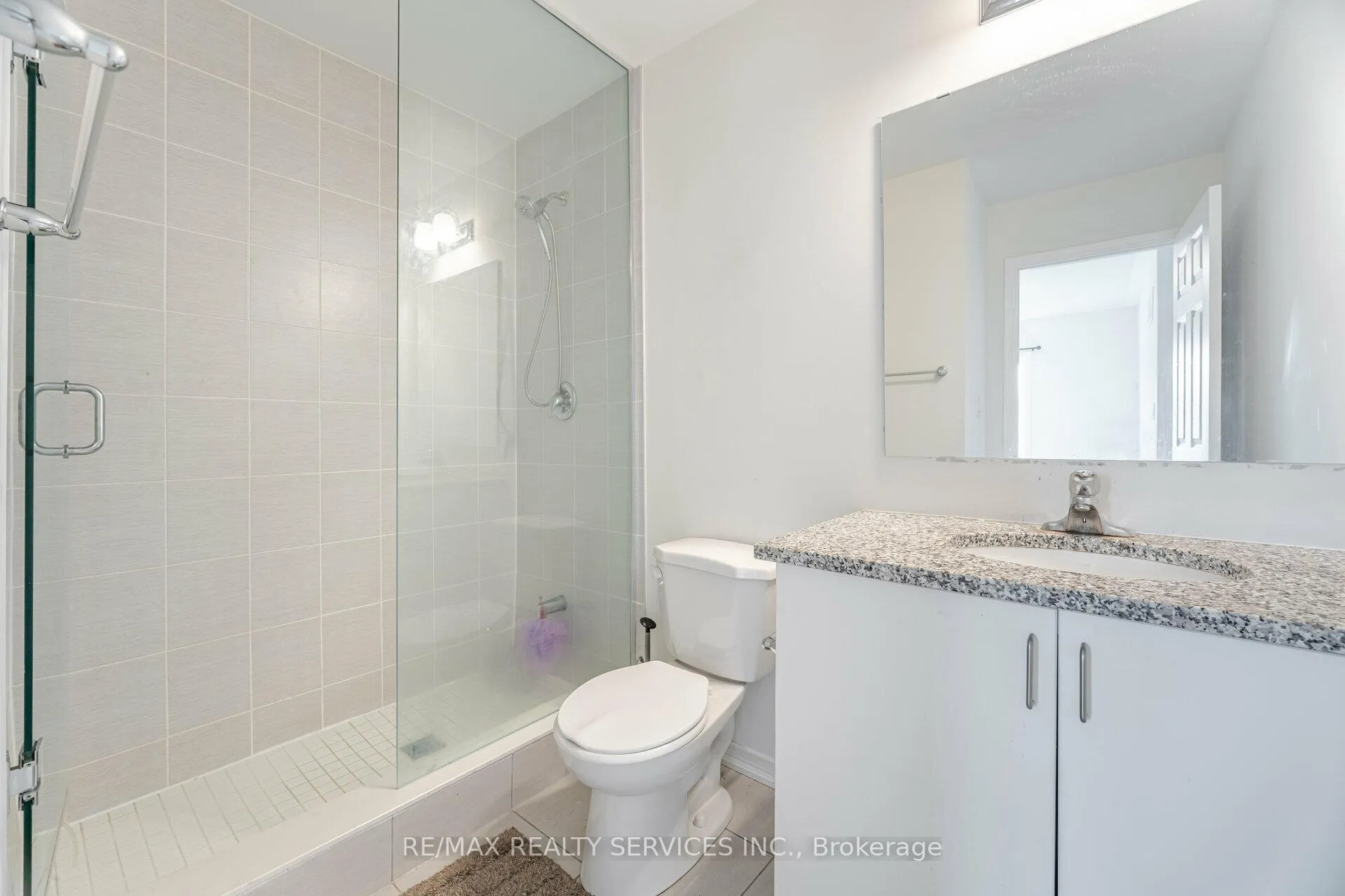 Photo 19 of Unit 98, 85 Danzatore Path, Oshawa, Windfields — HOMEH