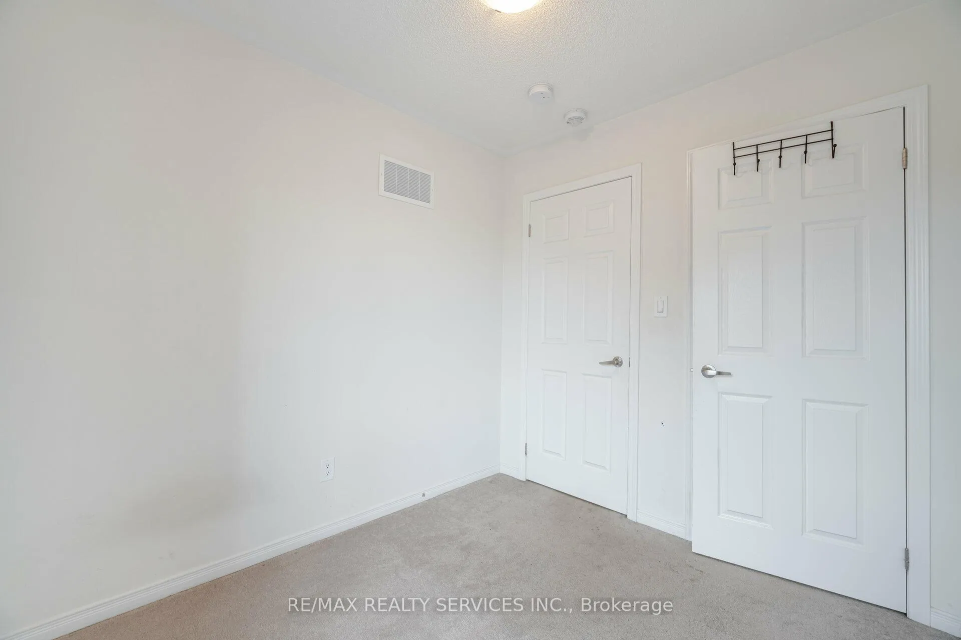 Photo 21 of Unit 98, 85 Danzatore Path, Oshawa, Windfields — HOMEH