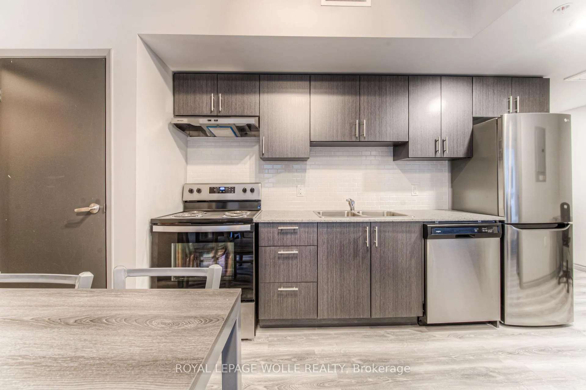 Photo 6 of Unit B404, 275 Larch Street, Waterloo, Lakeshore Village — HOMEH