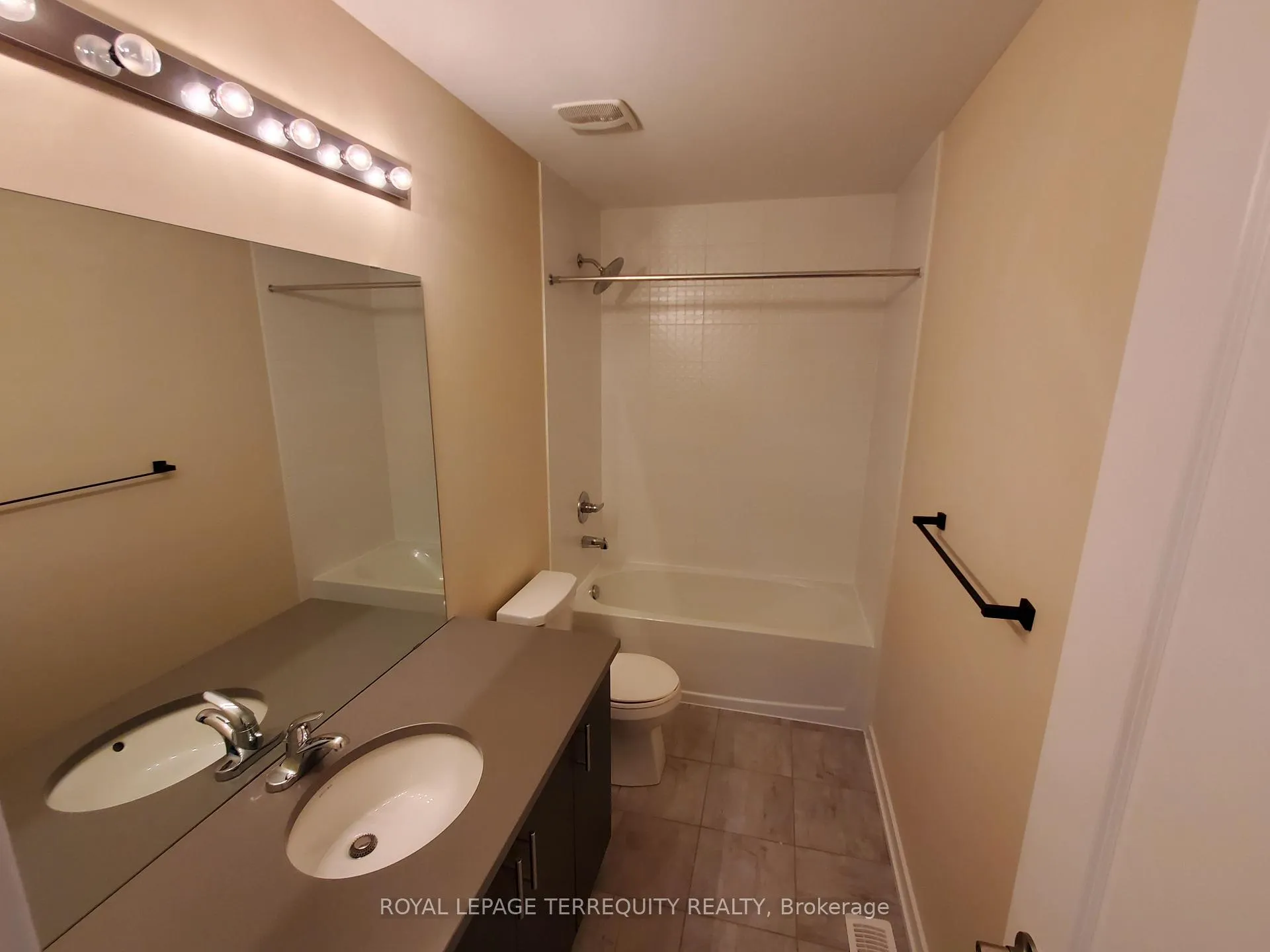 Photo 25 of 3 Sam Priestley Avenue, Markham, Cornell — HOMEH