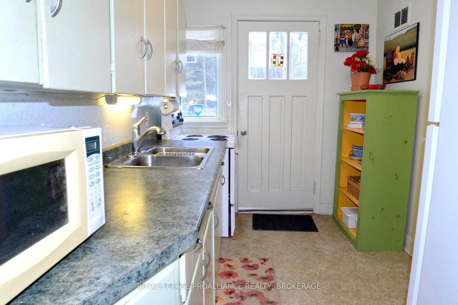 Photo 13 of 615 Hillside Drive, Gananoque — HOMEH
