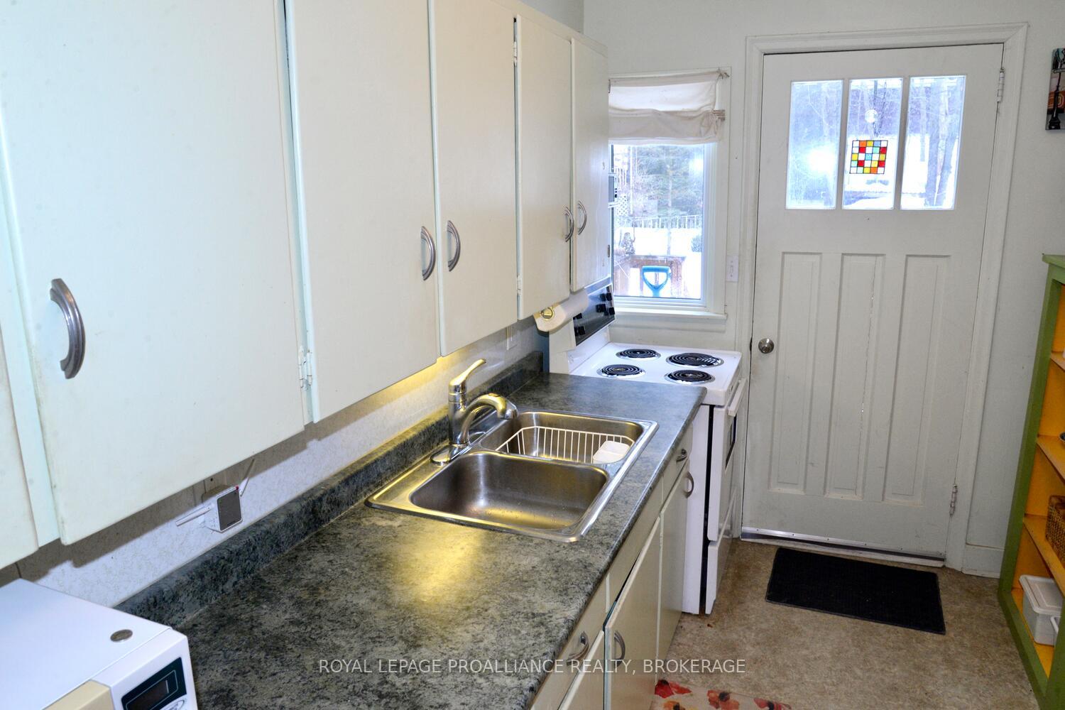 Photo 14 of 615 Hillside Drive, Gananoque — HOMEH