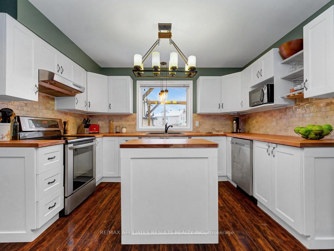Photo 13 of 48 Johnston Street, Carleton Place — HOMEH