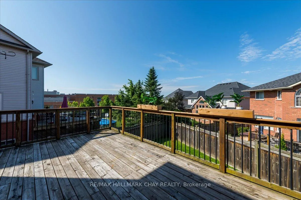 Photo 11 of 11 Sovereign's Gate, Barrie, Innis-Shore — HOMEH