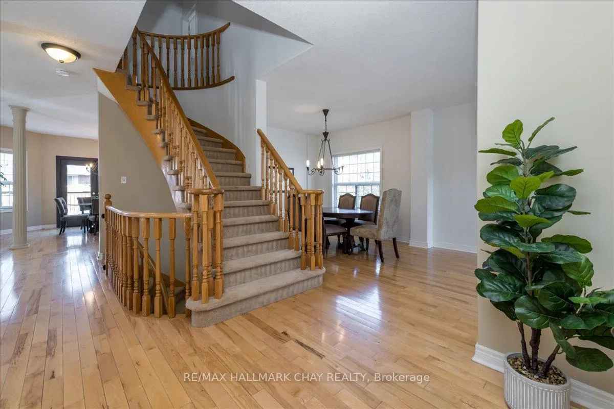 Photo 16 of 11 Sovereign's Gate, Barrie, Innis-Shore — HOMEH