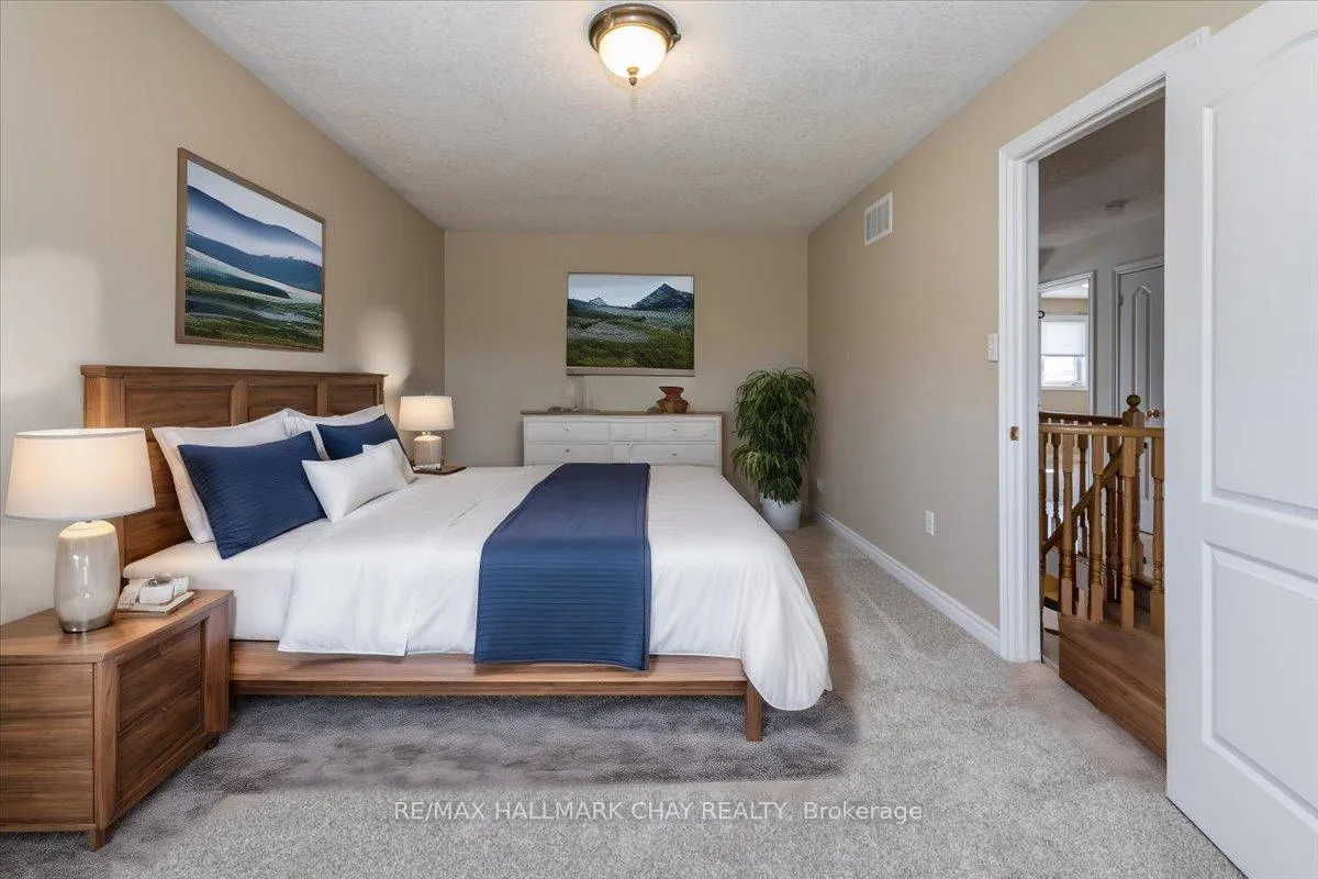 Photo 18 of 11 Sovereign's Gate, Barrie, Innis-Shore — HOMEH