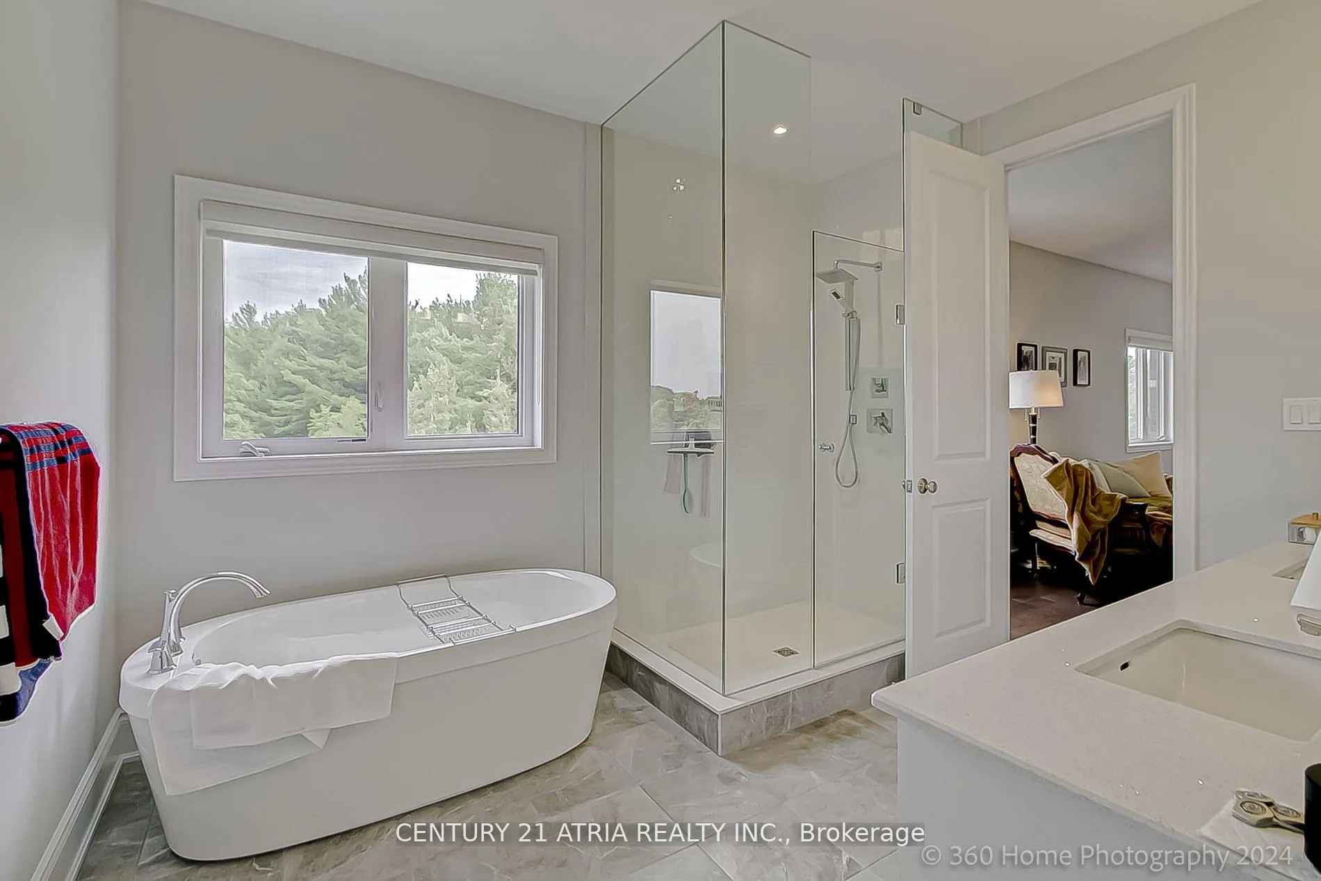 Photo 18 of 51 Woodhaven Avenue, Aurora, Aurora Estates — HOMEH