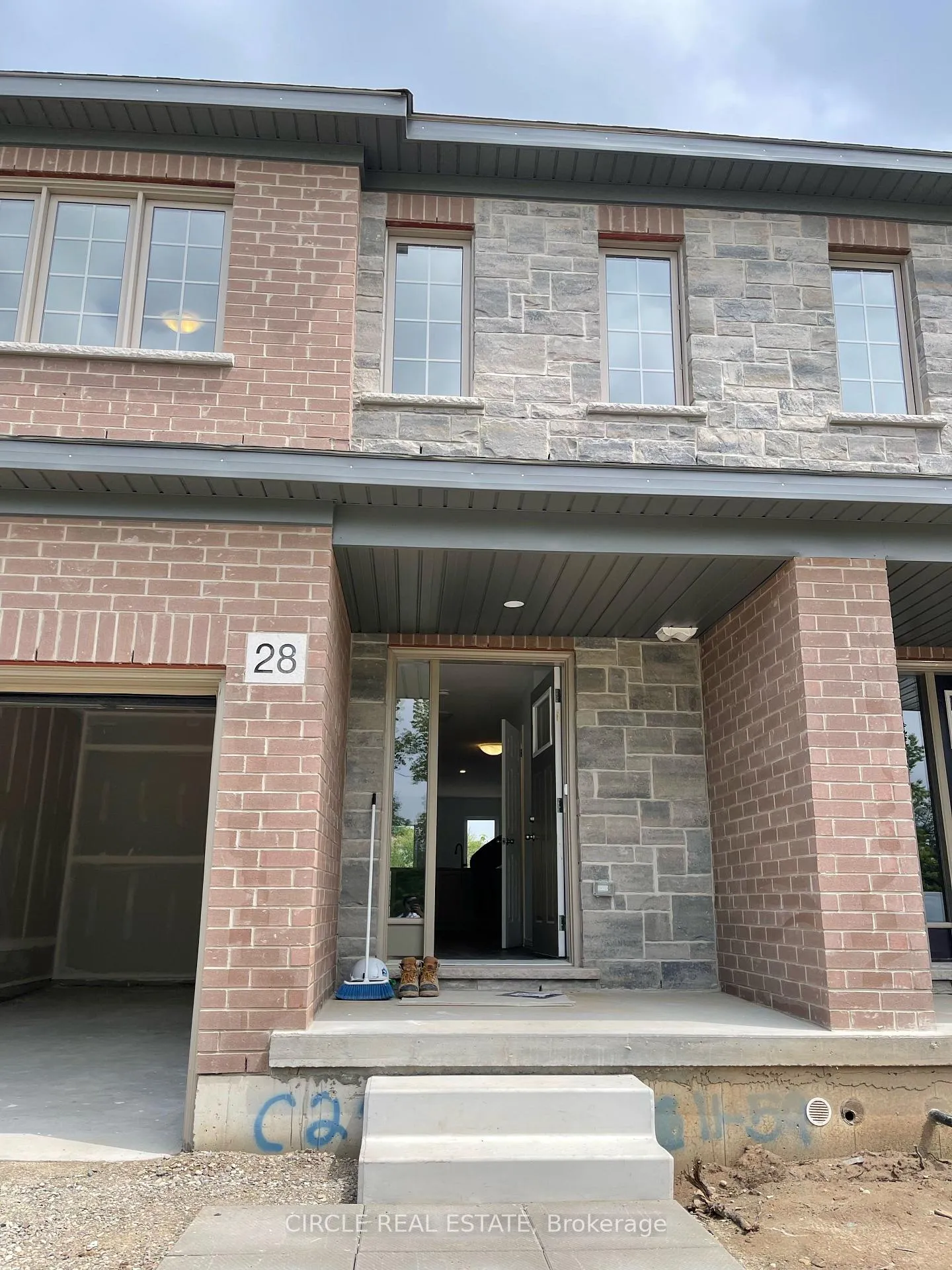 Photo 1 of 28 Goldie Ml Road W, Kitchener, Mill Courtland Woodside Park — HOMEH
