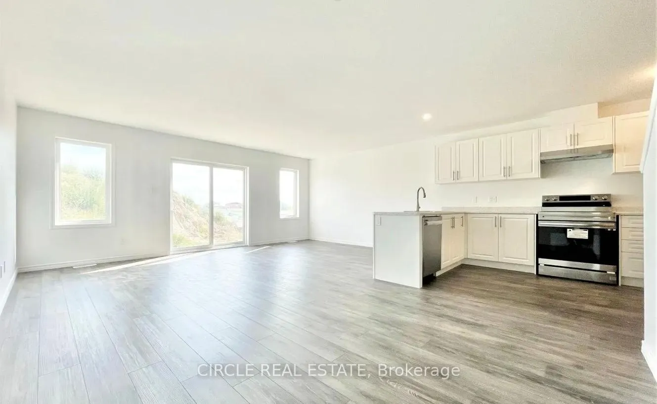 Photo 4 of 28 Goldie Ml Road W, Kitchener, Mill Courtland Woodside Park — HOMEH