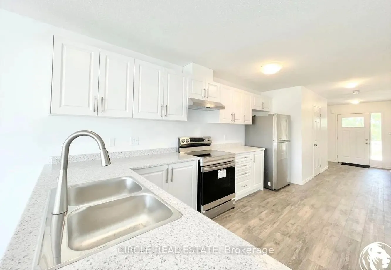 Photo 5 of 28 Goldie Ml Road W, Kitchener, Mill Courtland Woodside Park — HOMEH
