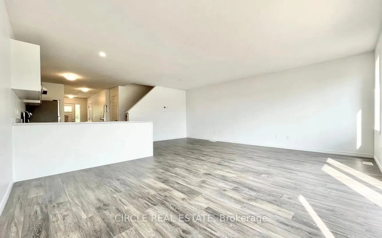 Photo 6 of 28 Goldie Ml Road W, Kitchener, Mill Courtland Woodside Park — HOMEH