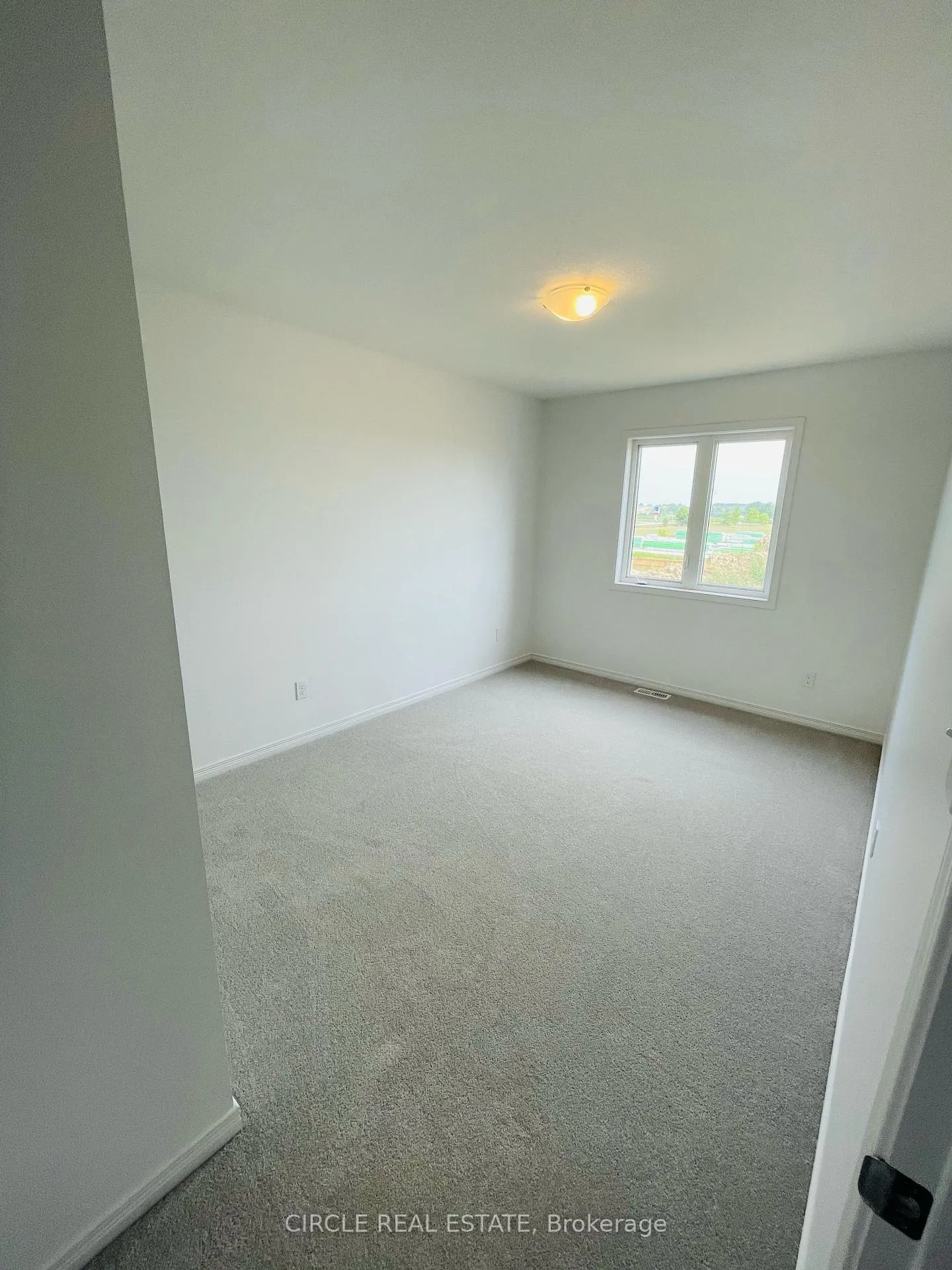 Photo 8 of 28 Goldie Ml Road W, Kitchener, Mill Courtland Woodside Park — HOMEH