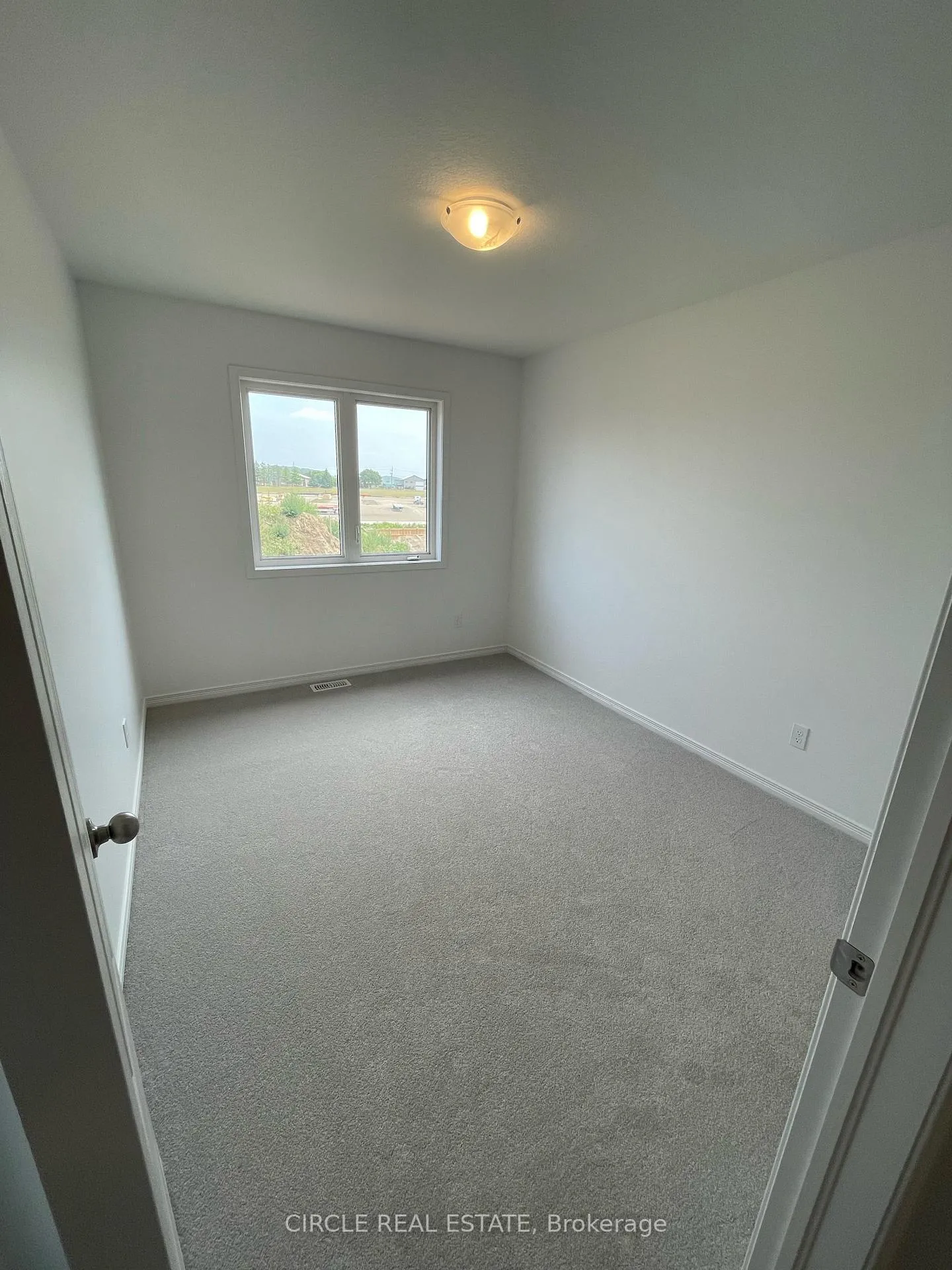 Photo 9 of 28 Goldie Ml Road W, Kitchener, Mill Courtland Woodside Park — HOMEH