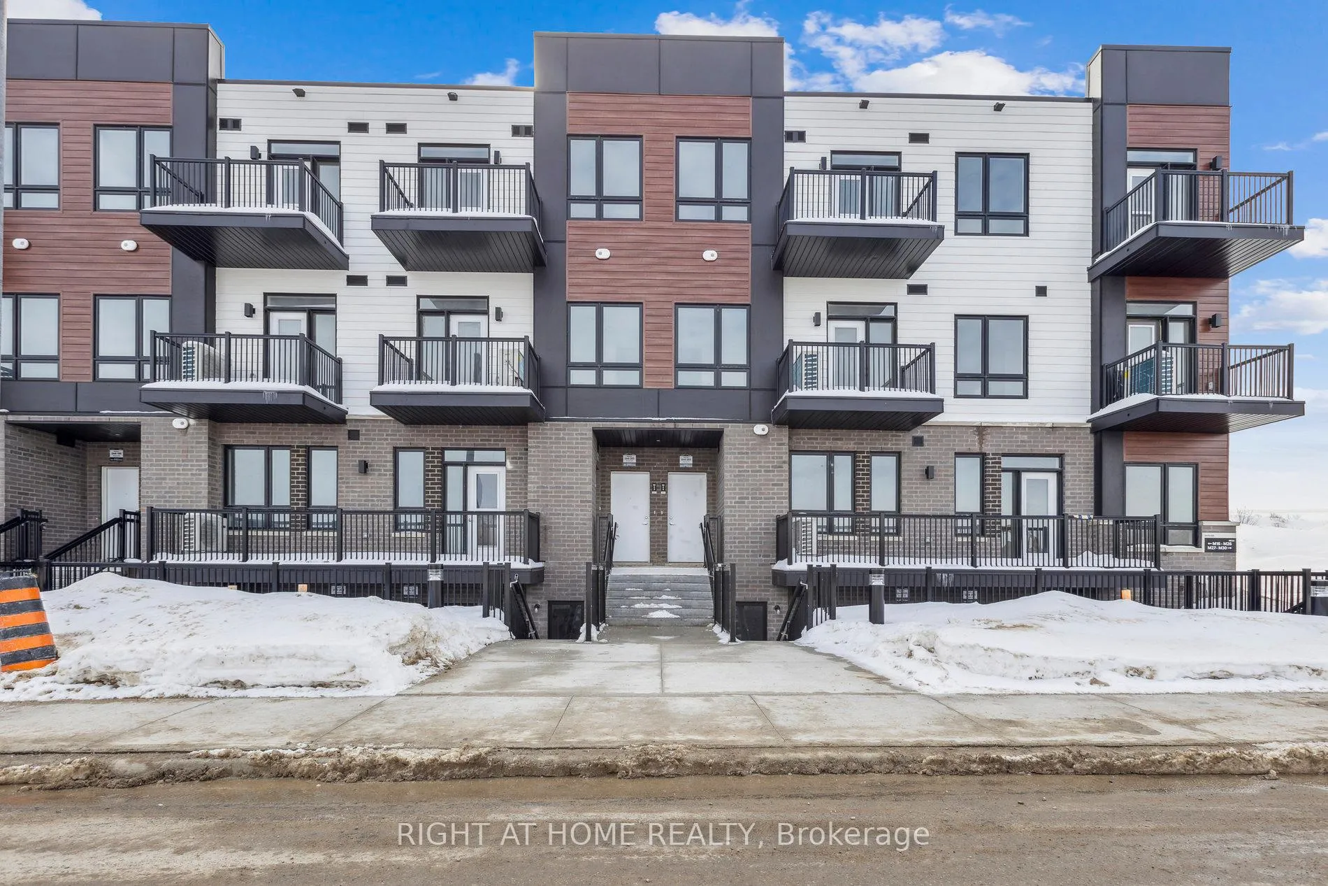 Photo 1 of Unit M23, 40 Palace Street, Kitchener — HOMEH