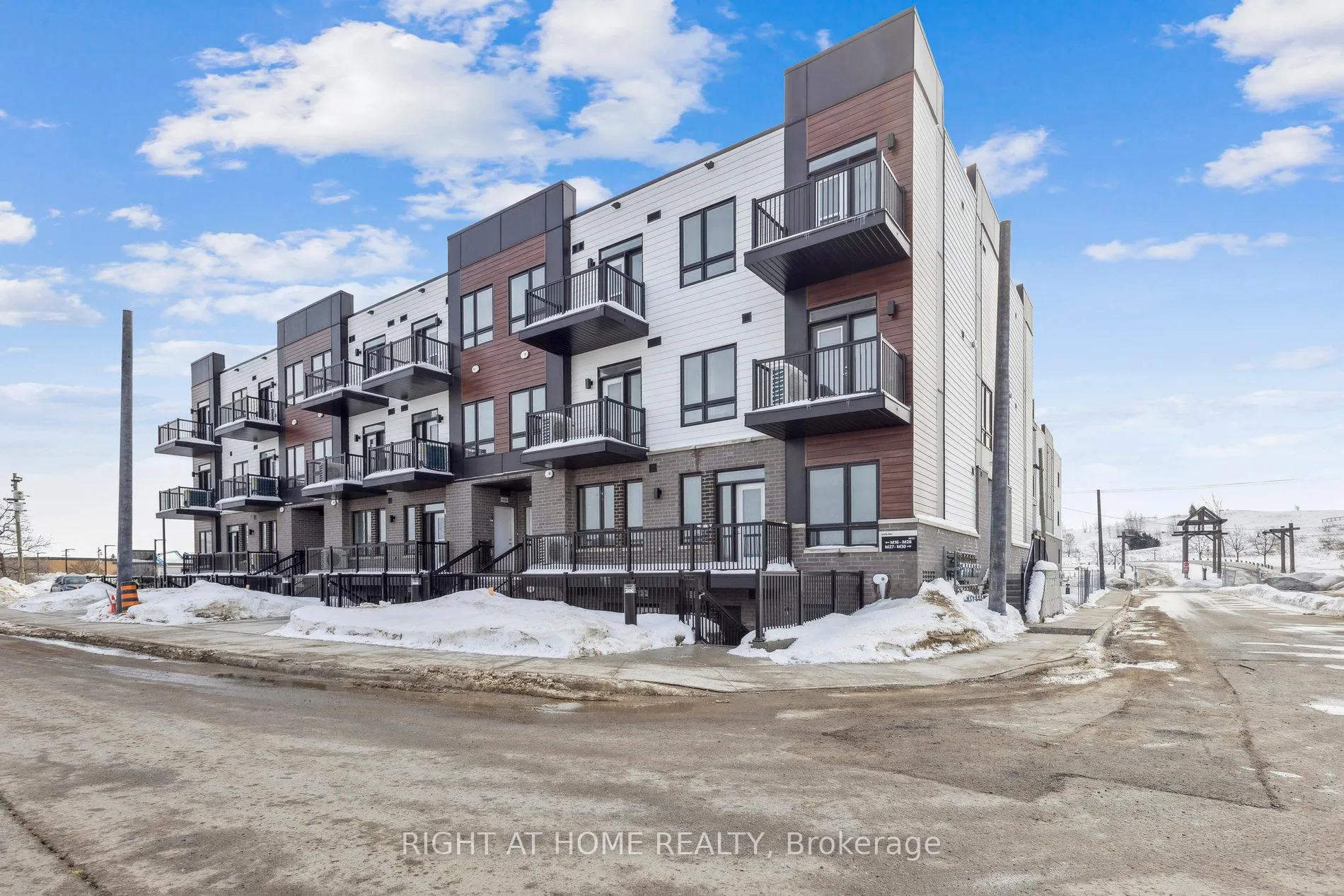 Photo 2 of Unit M23, 40 Palace Street, Kitchener — HOMEH