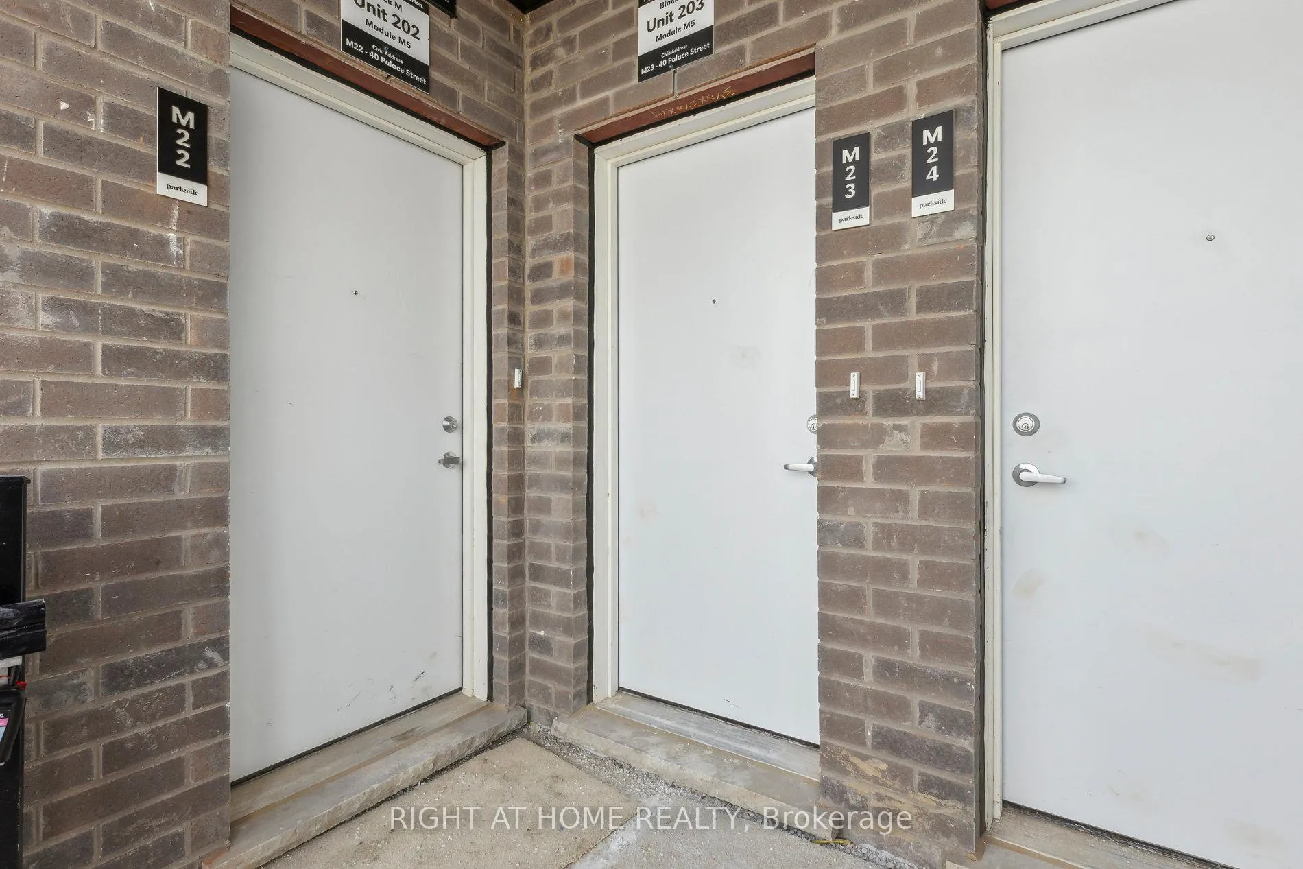 Photo 4 of Unit M23, 40 Palace Street, Kitchener — HOMEH