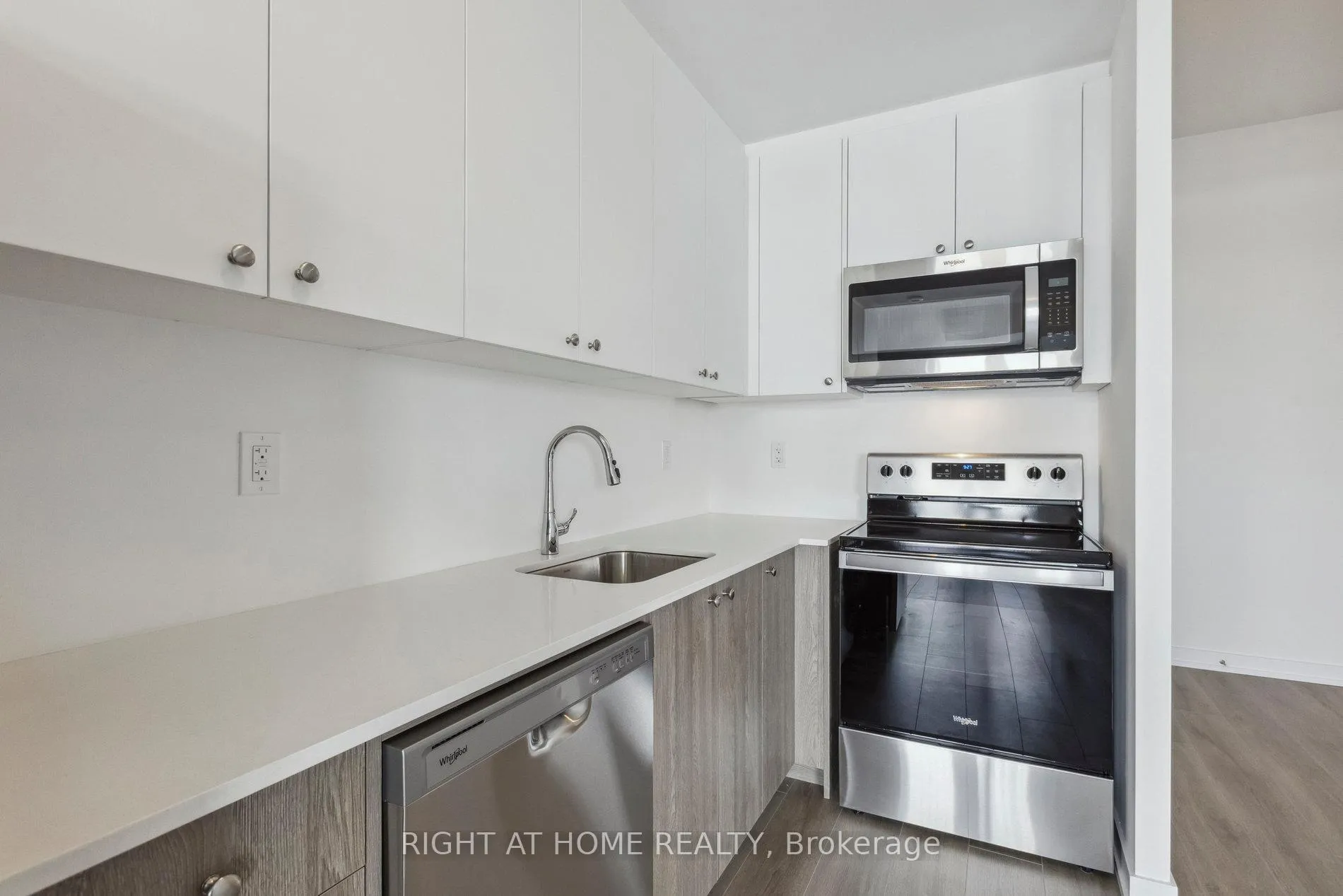 Photo 12 of Unit M23, 40 Palace Street, Kitchener — HOMEH