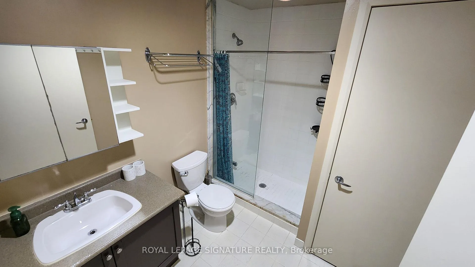 Photo 9 of Unit 601, 700 King Street W, Toronto, Niagara — HOMEH