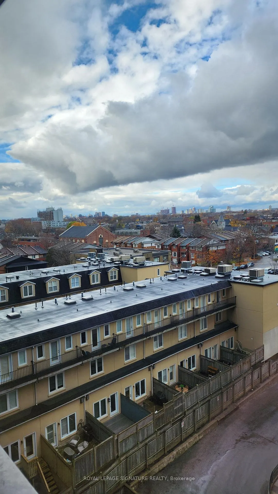 Photo 12 of Unit 601, 700 King Street W, Toronto, Niagara — HOMEH