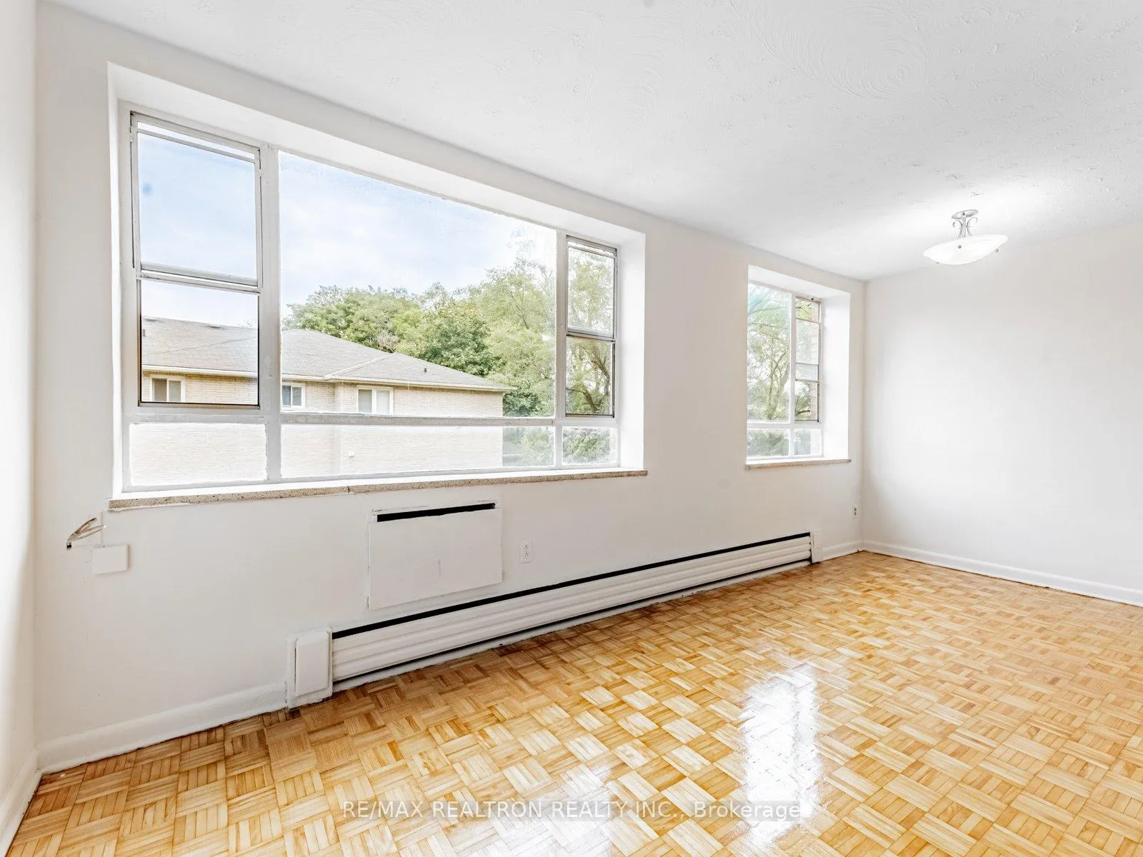 Front of Unit 309, 2895 Bathurst Street