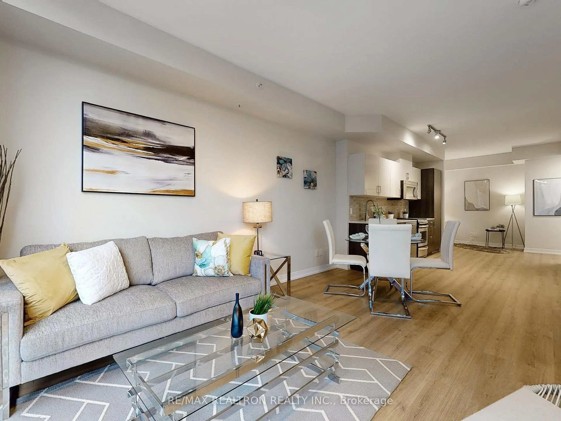Photo 8 of Unit 302, 36 Howard Park Avenue, Toronto, Roncesvalles — HOMEH