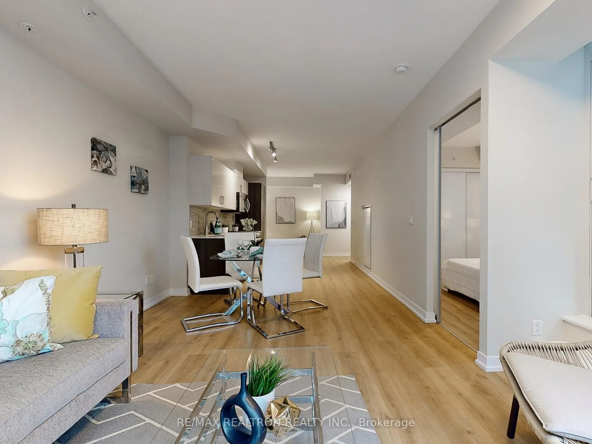 Photo 9 of Unit 302, 36 Howard Park Avenue, Toronto, Roncesvalles — HOMEH