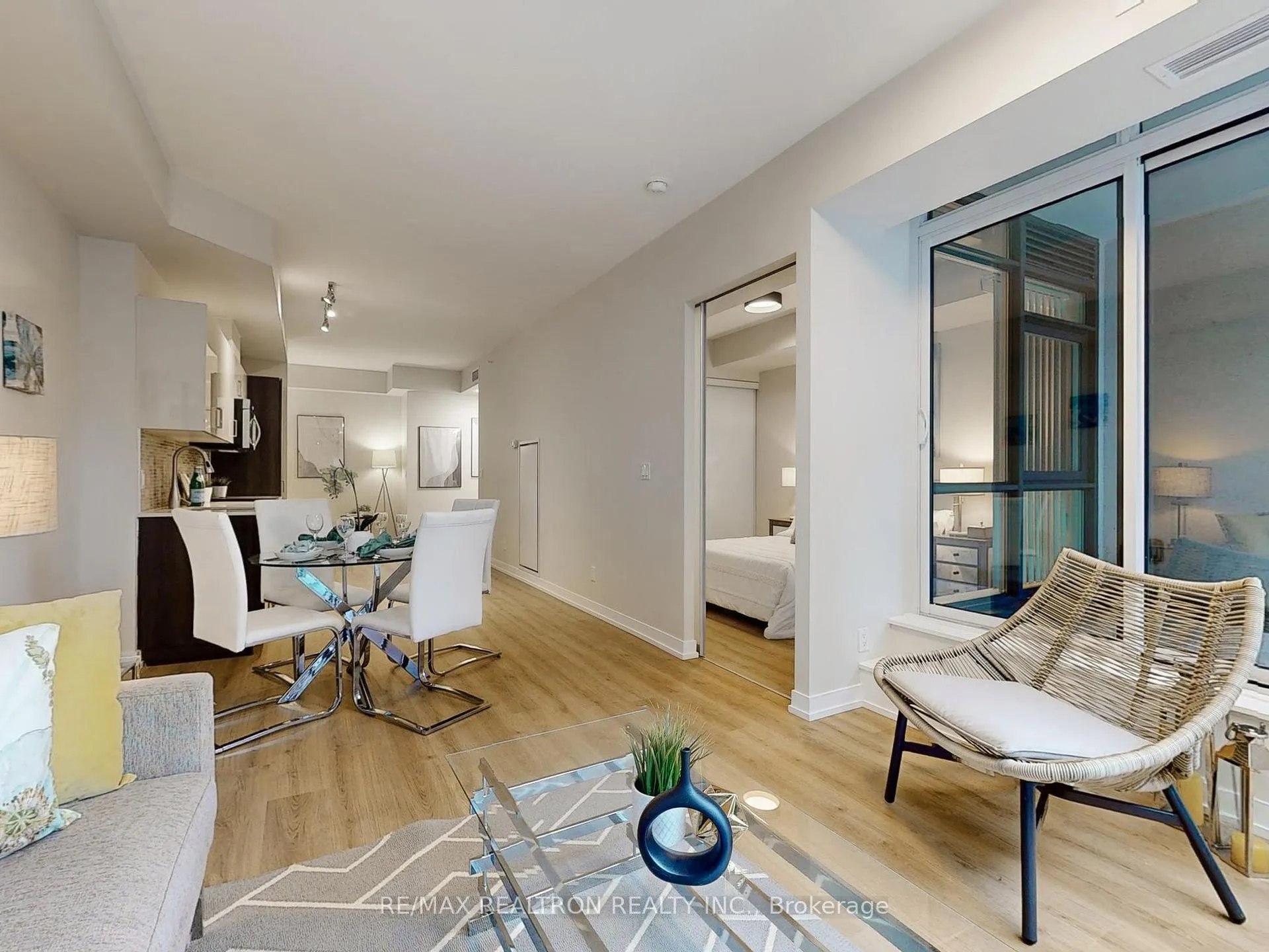 Photo 10 of Unit 302, 36 Howard Park Avenue, Toronto, Roncesvalles — HOMEH