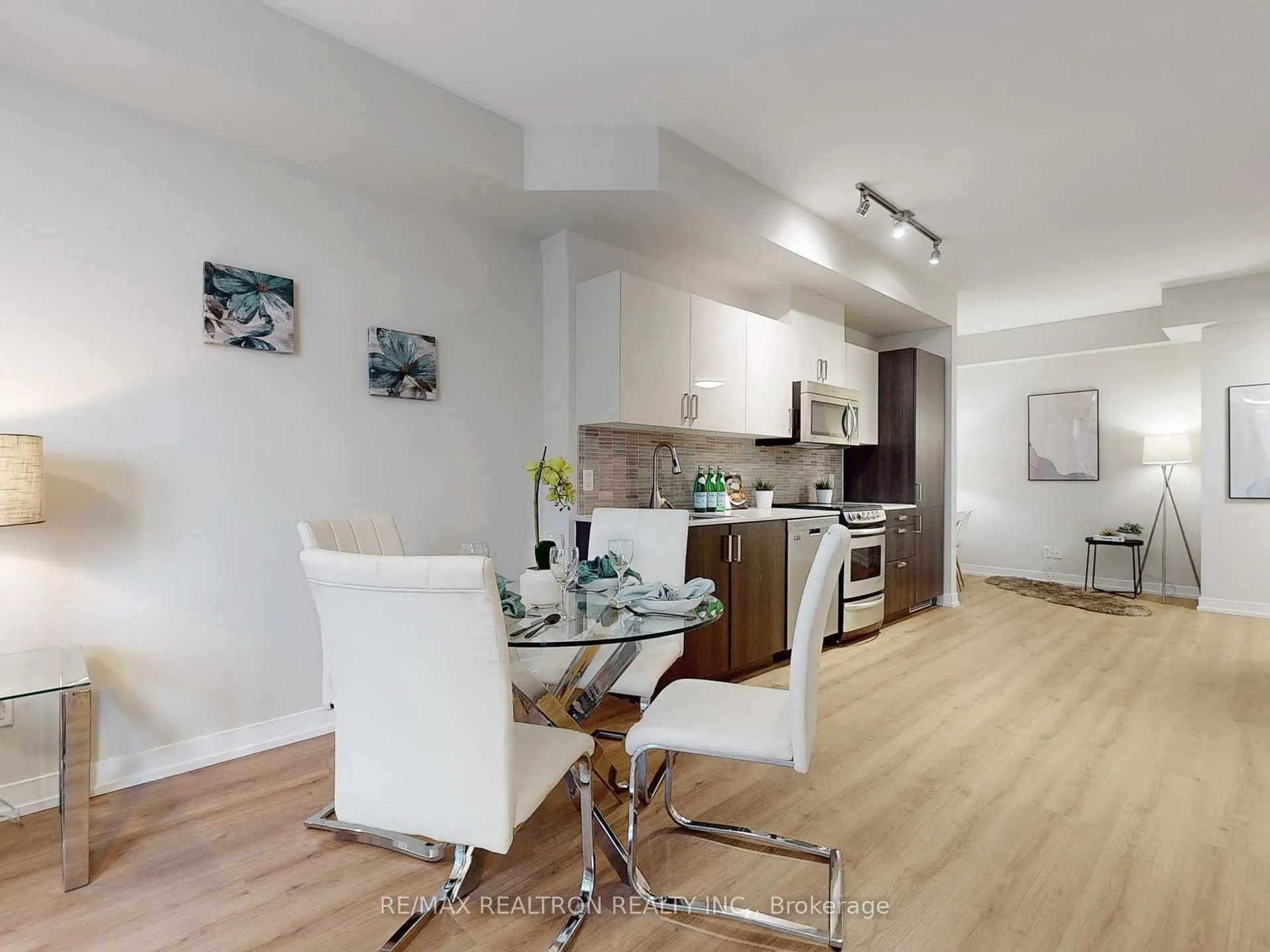 Photo 11 of Unit 302, 36 Howard Park Avenue, Toronto, Roncesvalles — HOMEH